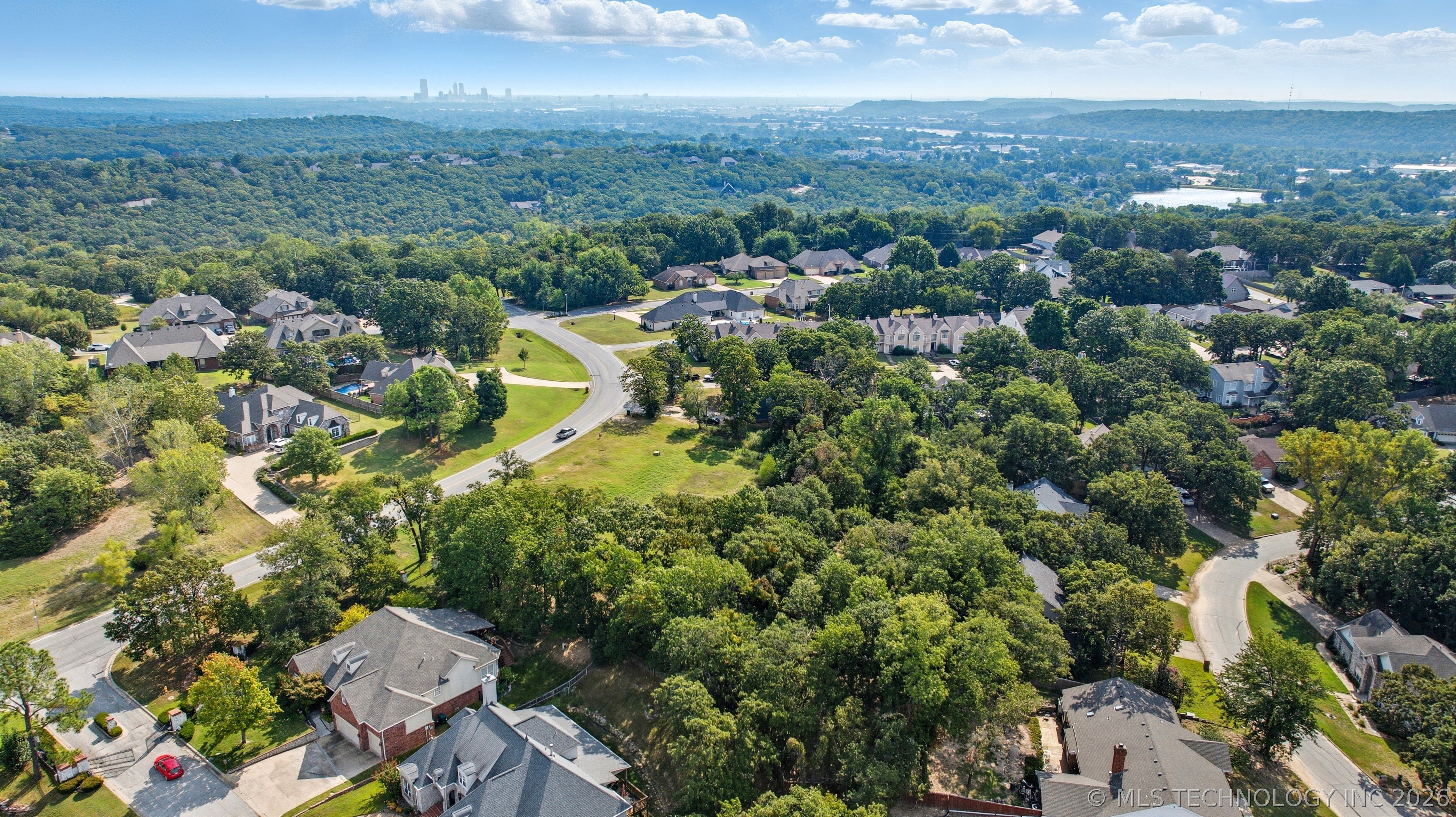 718 E Old North Road Property Photo 2