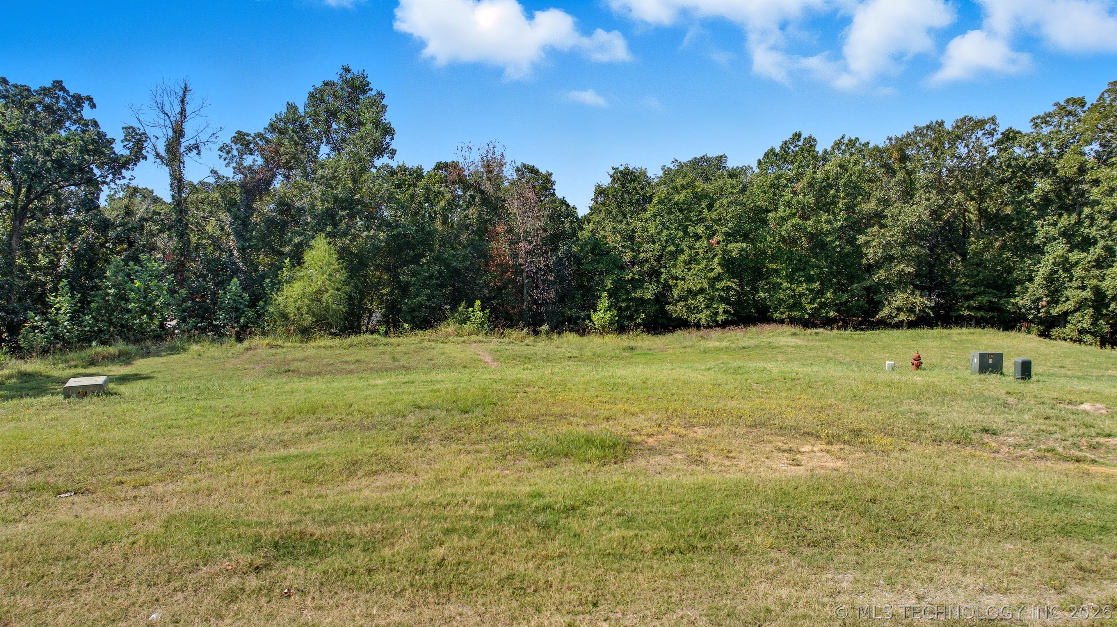 718 E Old North Road Property Photo 4