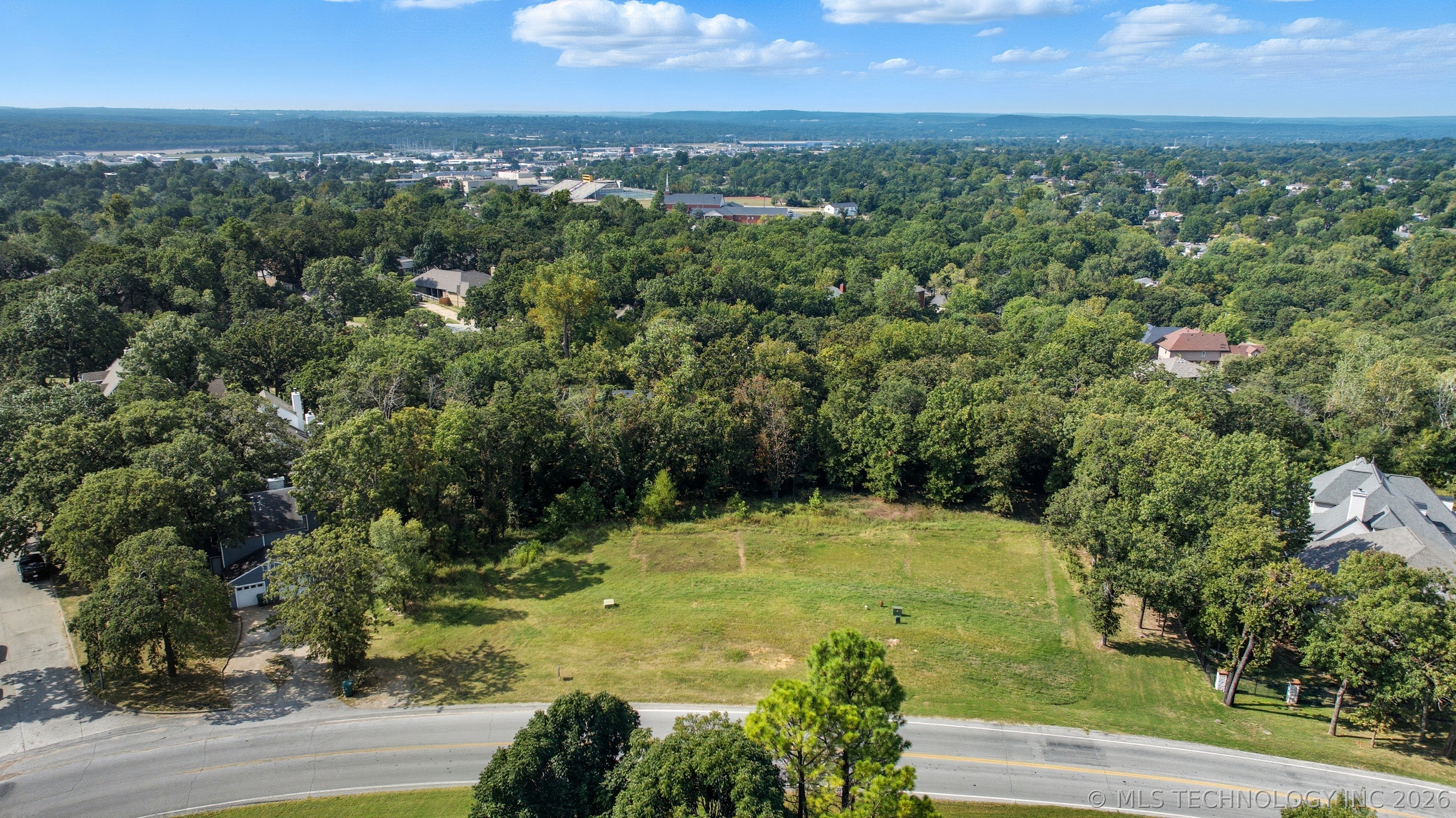 718 E Old North Road Property Photo 6