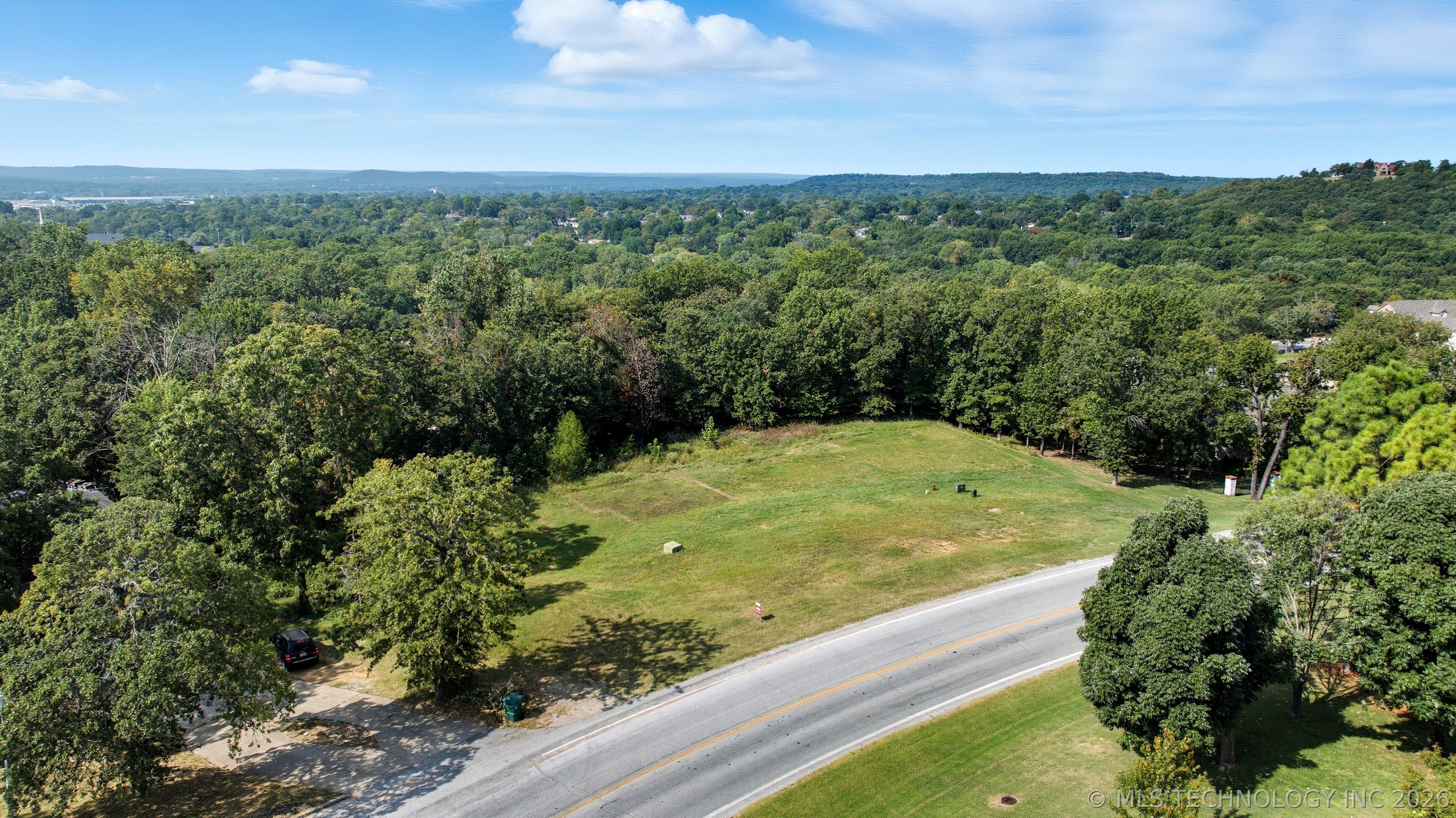 718 E Old North Road Property Photo 9