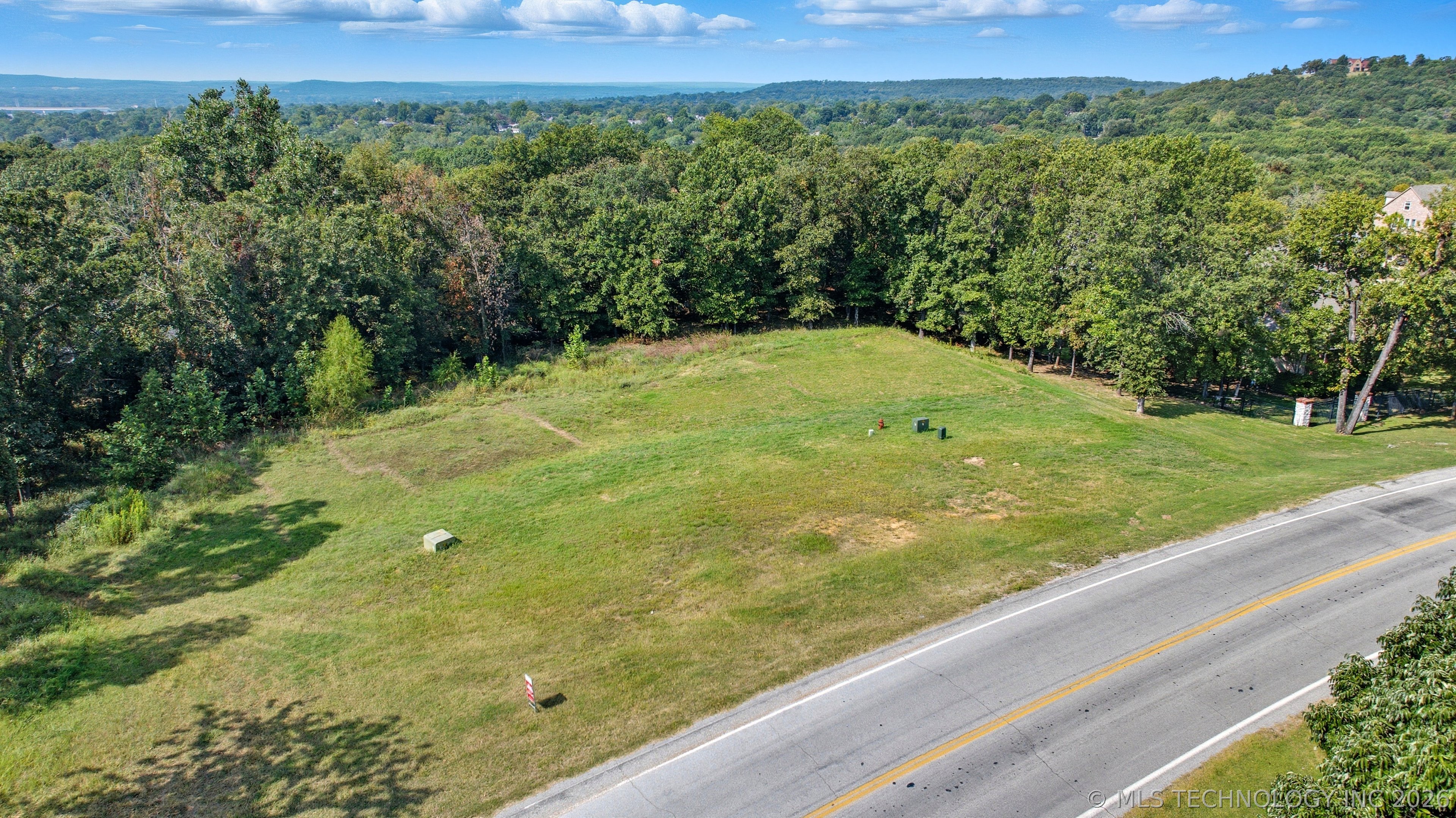 718 E Old North Road Property Photo 10