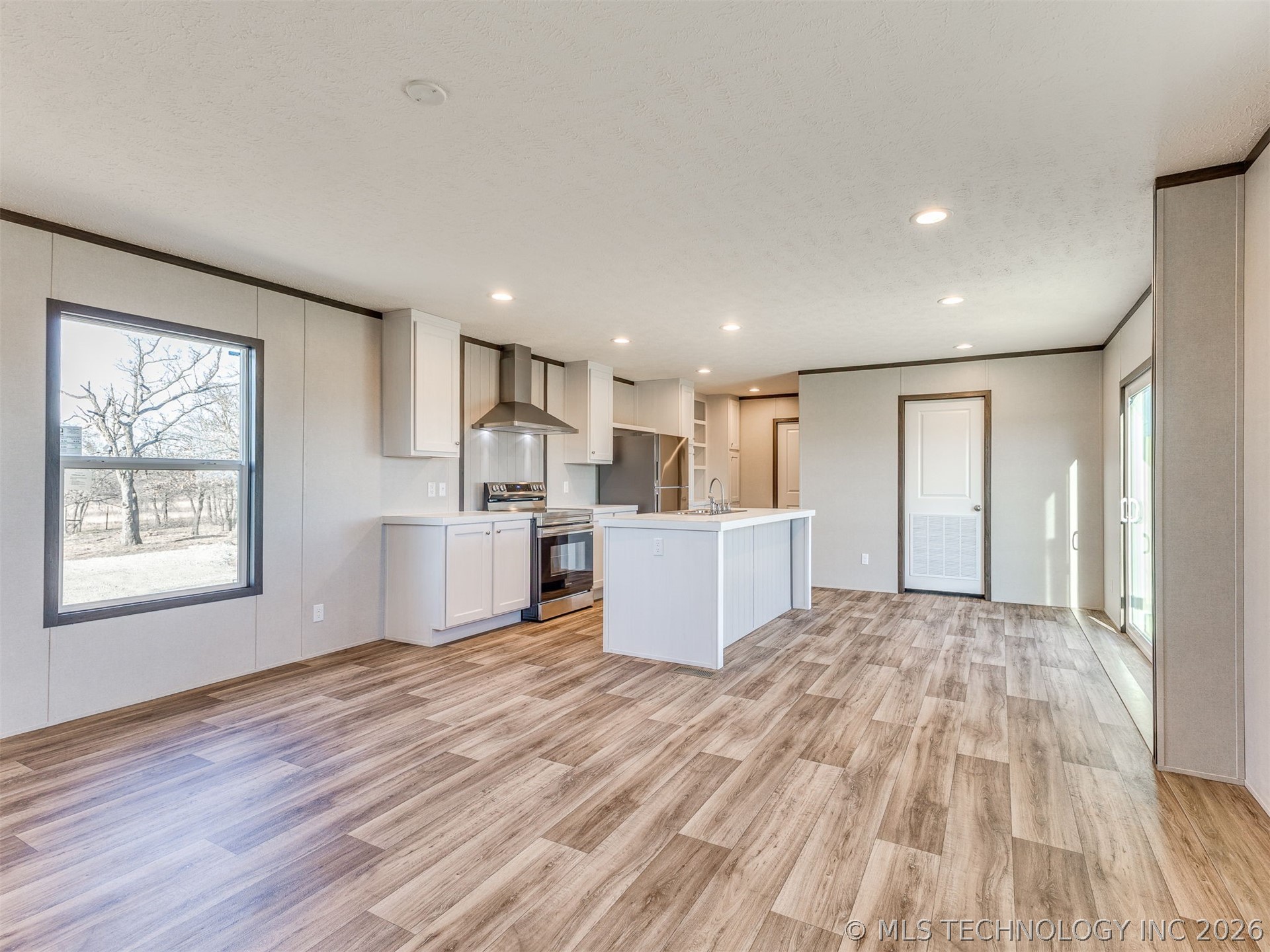 40772 W 61st Street S Property Photo 8