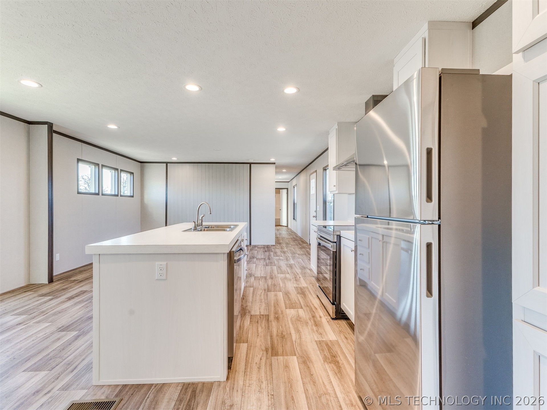 40772 W 61st Street S Property Photo 9