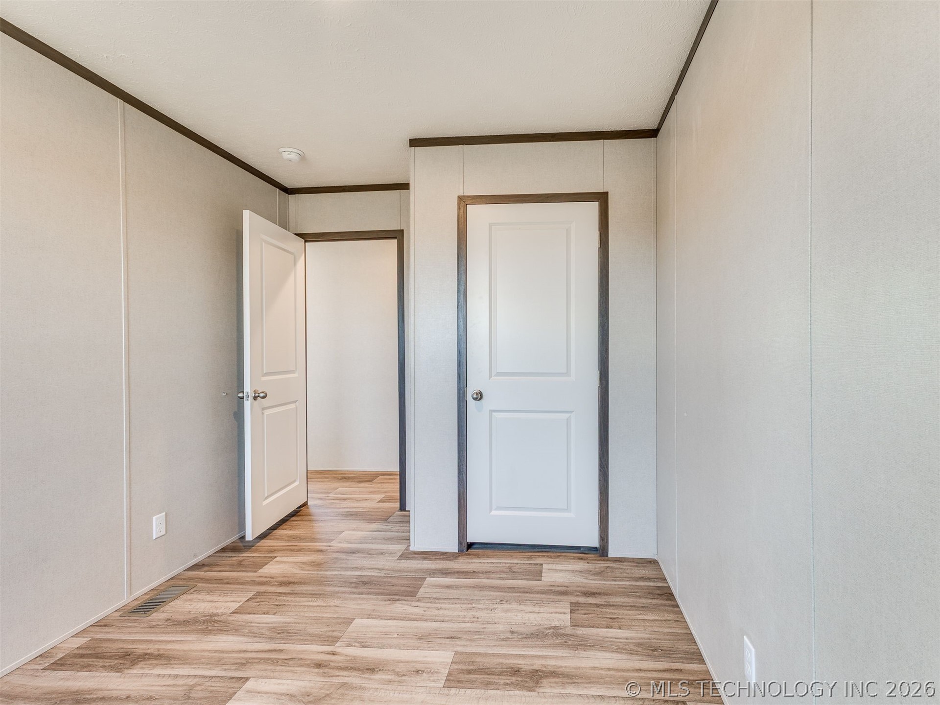 40772 W 61st Street S Property Photo 27