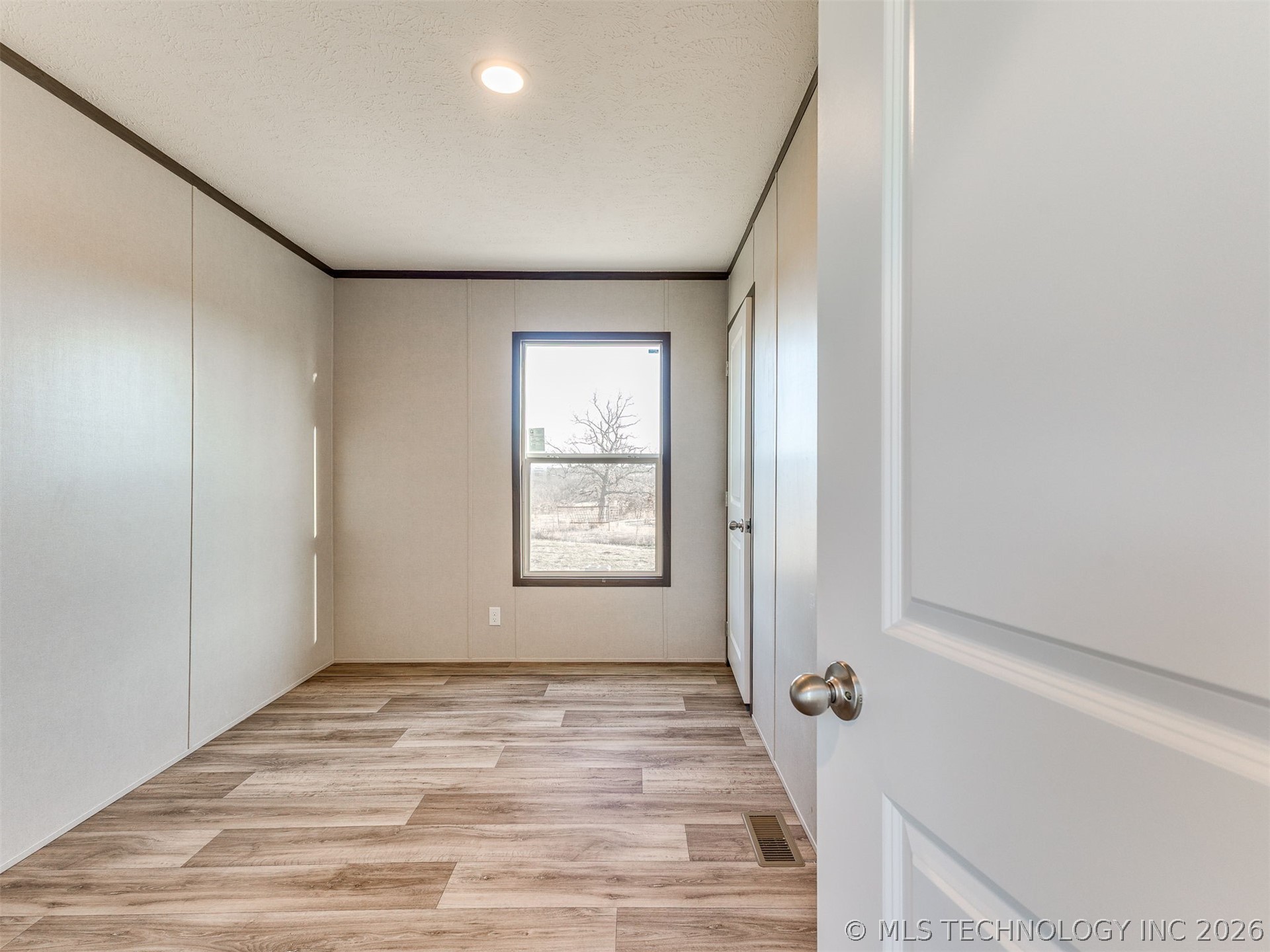 40772 W 61st Street S Property Photo 28