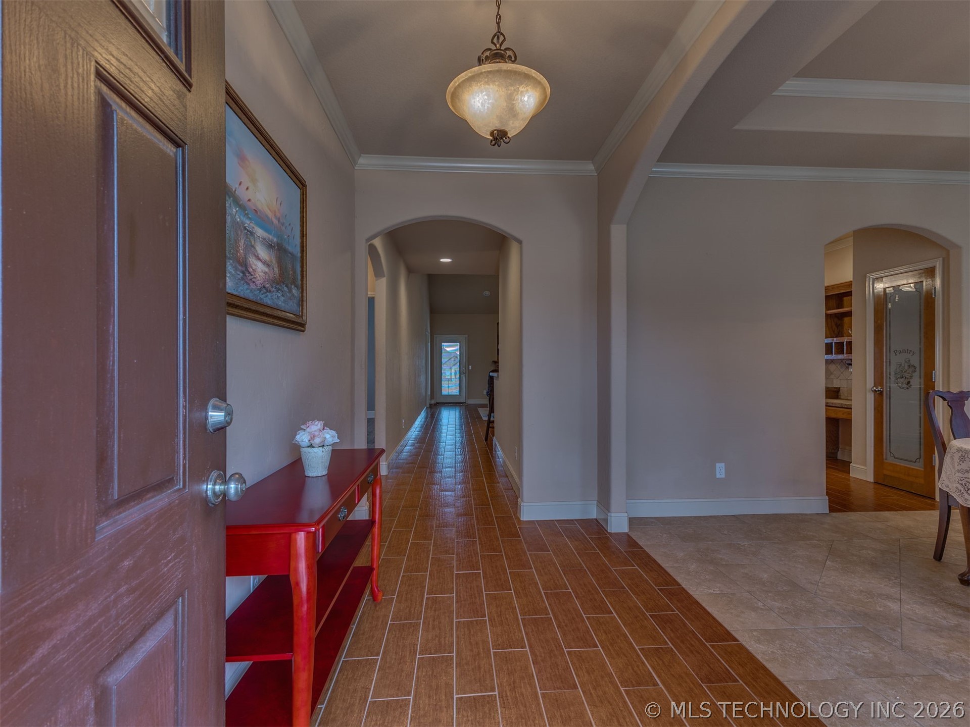 1104 N Scott Avenue Property Photo 6