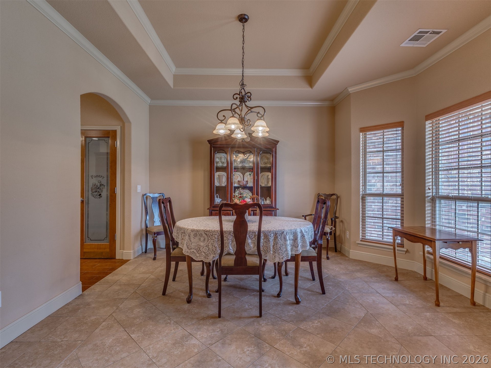 1104 N Scott Avenue Property Photo 7