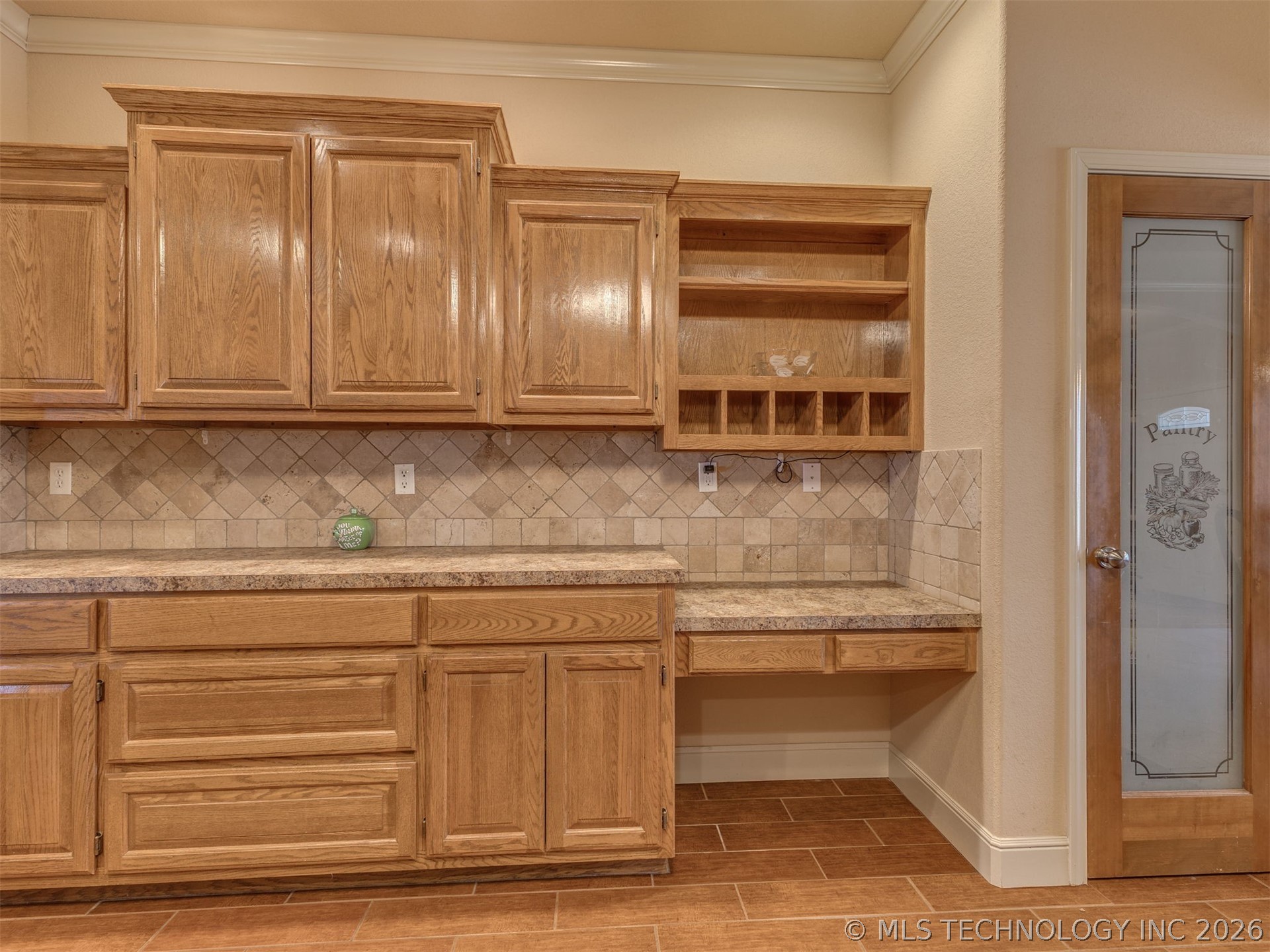 1104 N Scott Avenue Property Photo 11