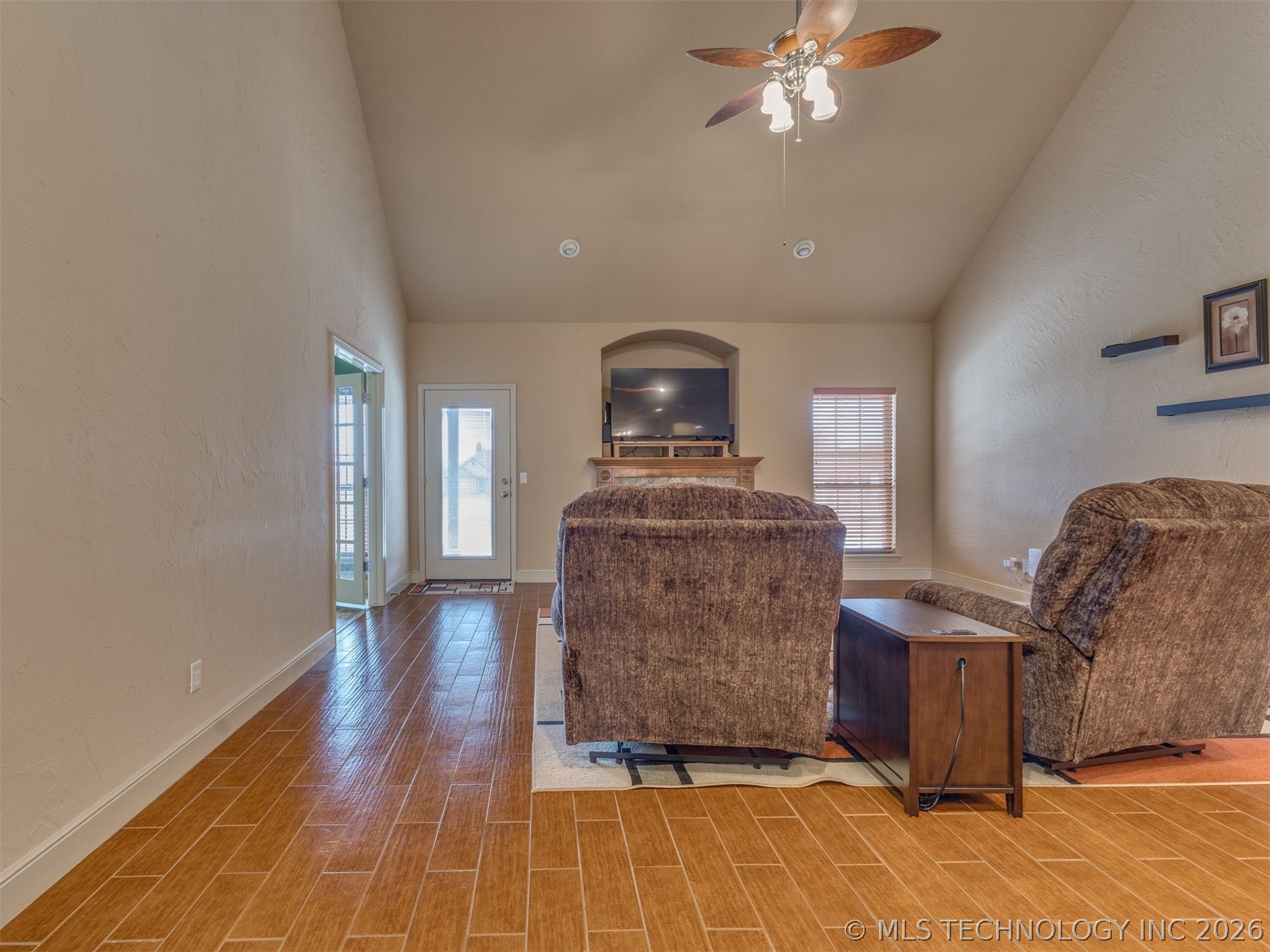 1104 N Scott Avenue Property Photo 14