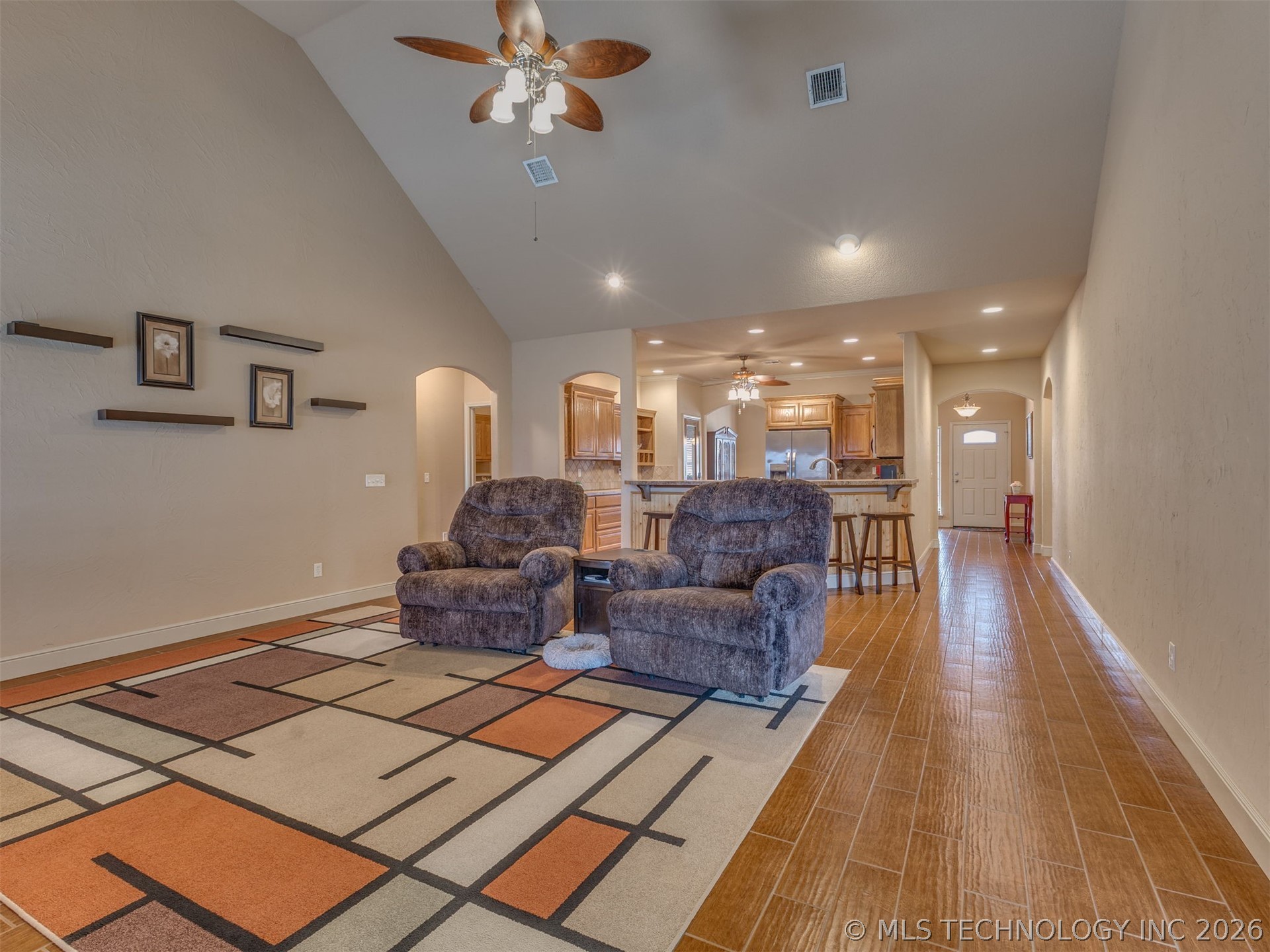 1104 N Scott Avenue Property Photo 16