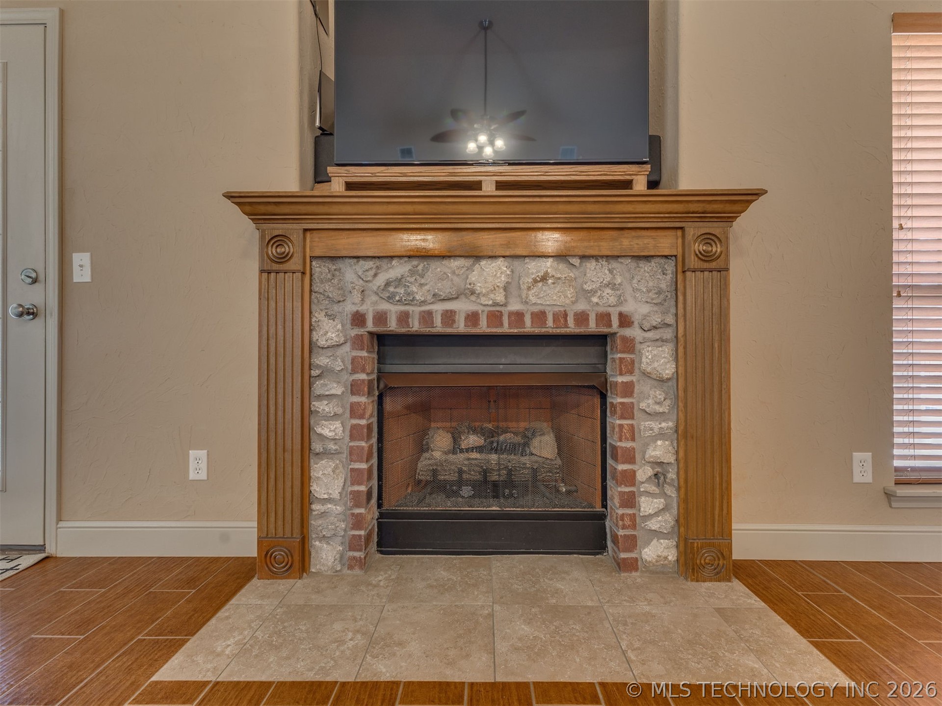 1104 N Scott Avenue Property Photo 18
