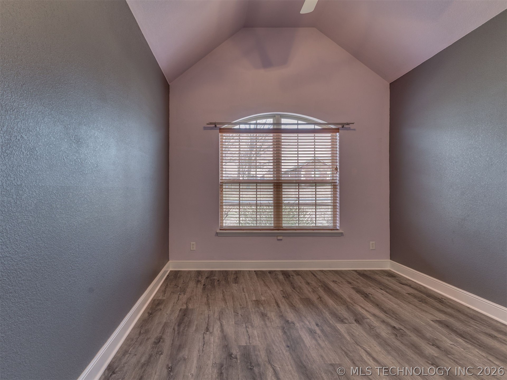 1104 N Scott Avenue Property Photo 27