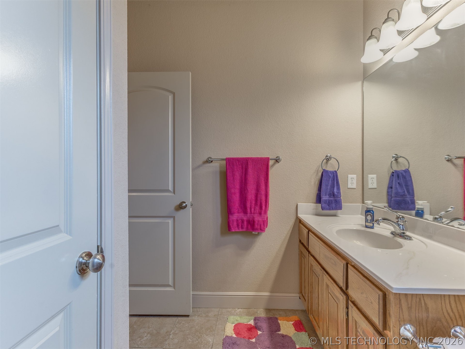 1104 N Scott Avenue Property Photo 29