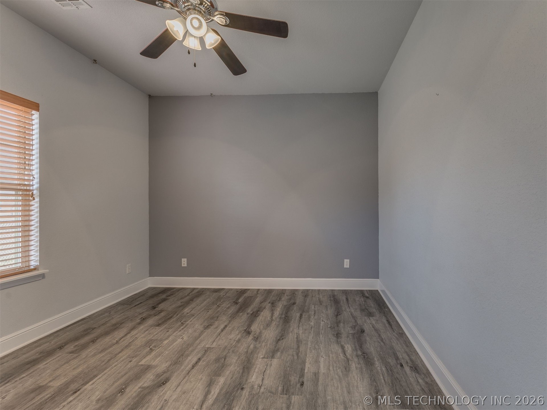 1104 N Scott Avenue Property Photo 31