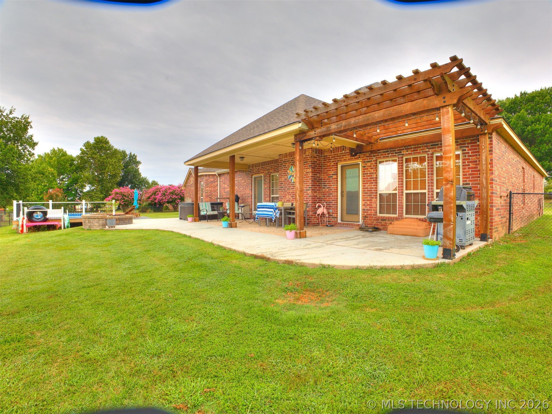 1104 N Scott Avenue Property Photo 38