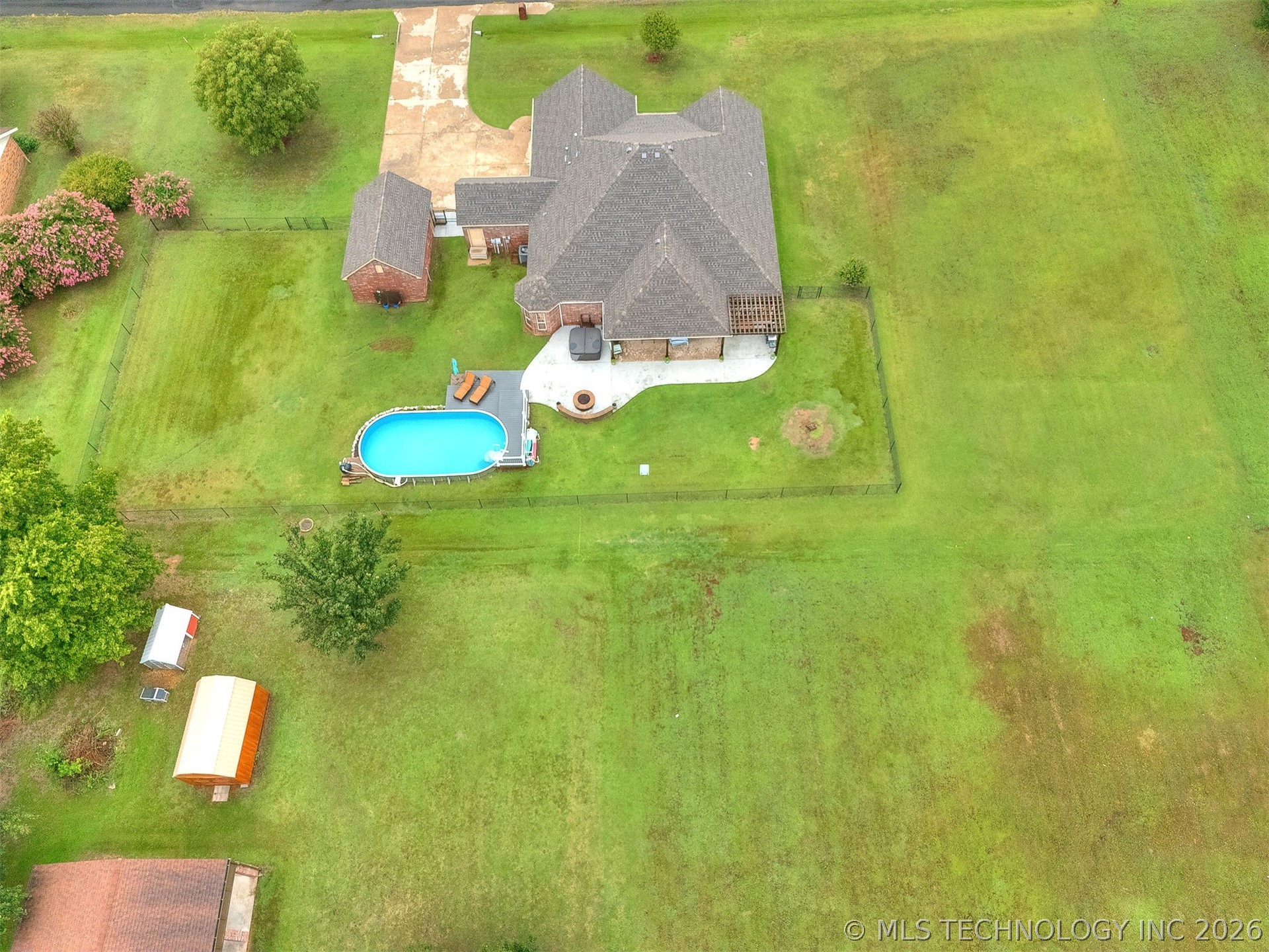 1104 N Scott Avenue Property Photo 46