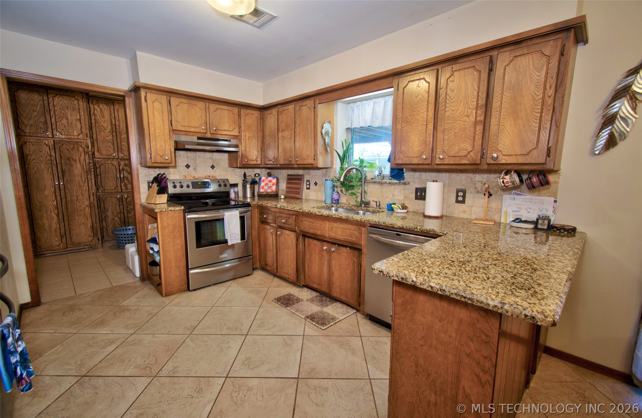 3008 Shelby Circle Property Photo 8