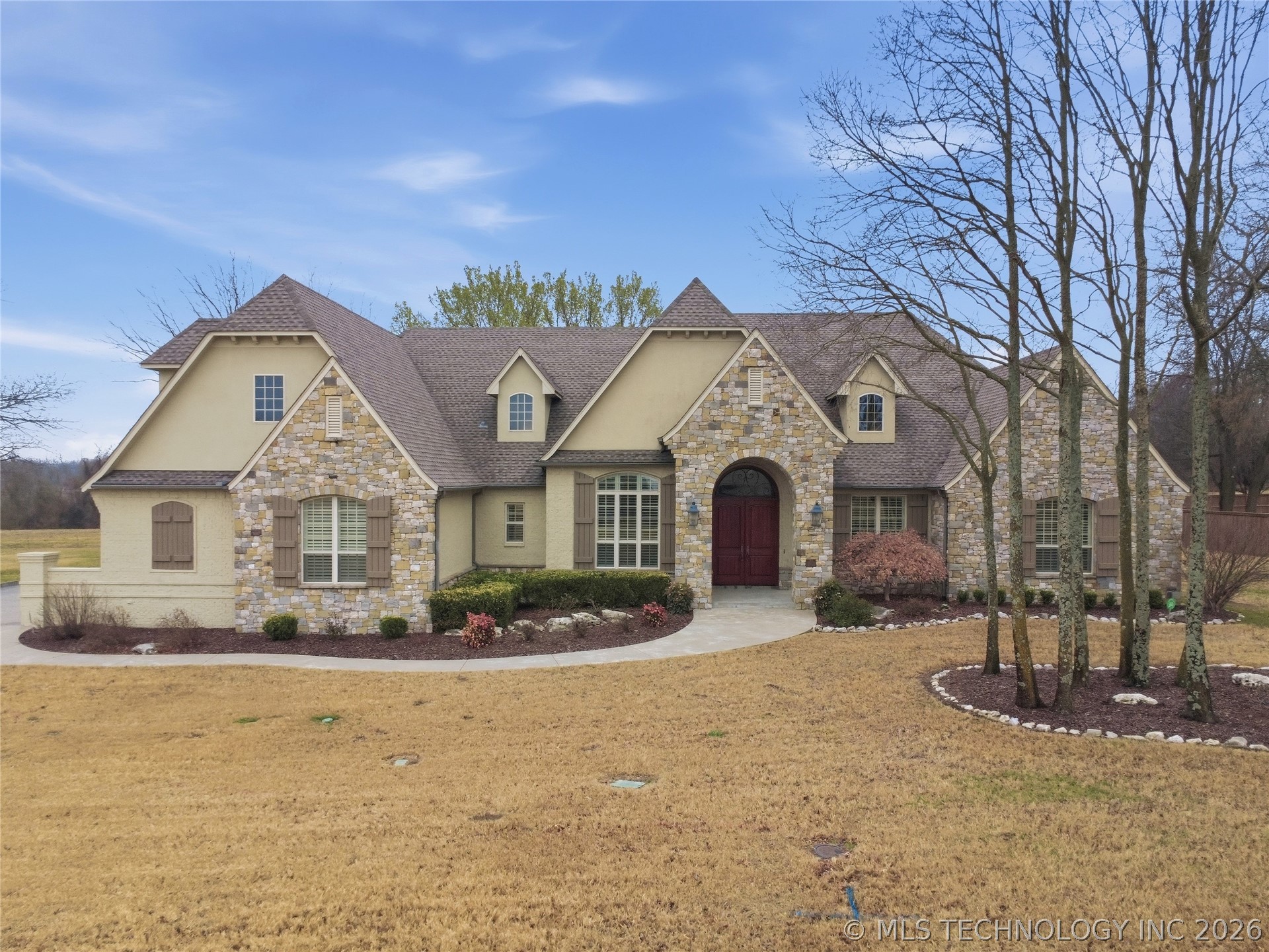 35 Woodcreek Property Photo 1