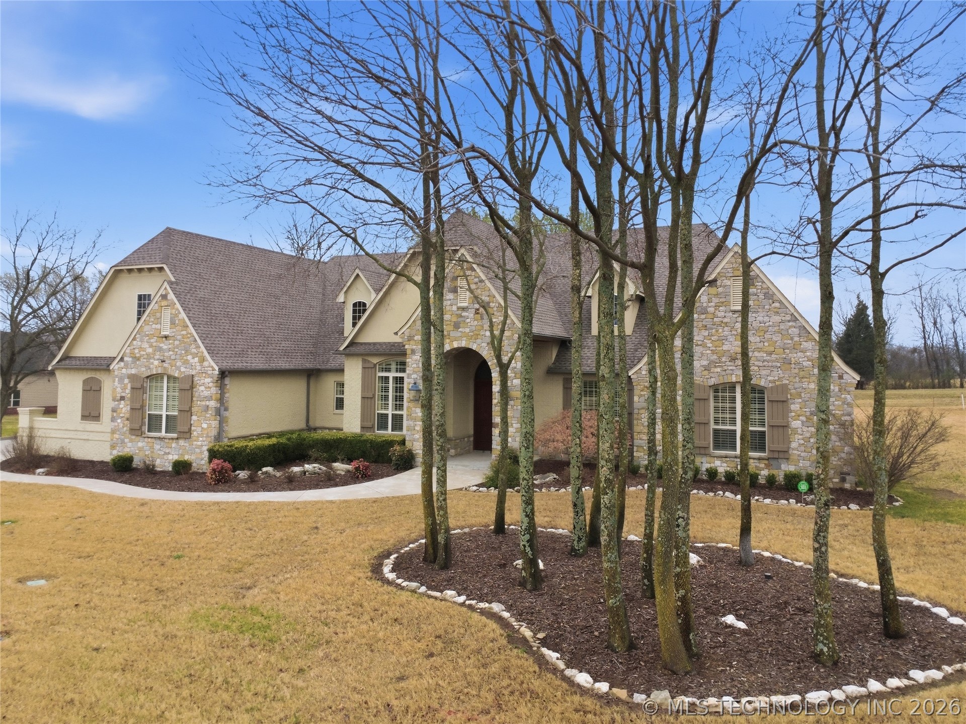 35 Woodcreek Property Photo 3
