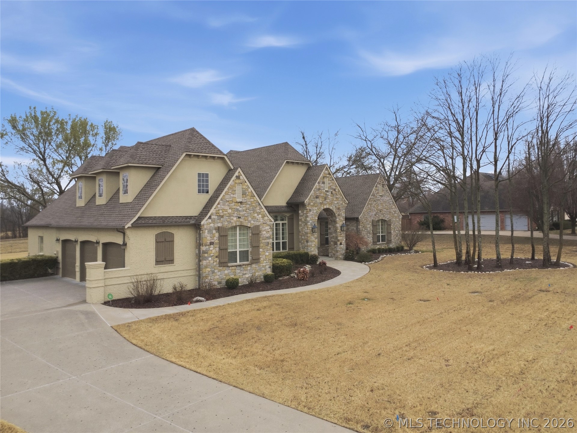 35 Woodcreek Property Photo 4