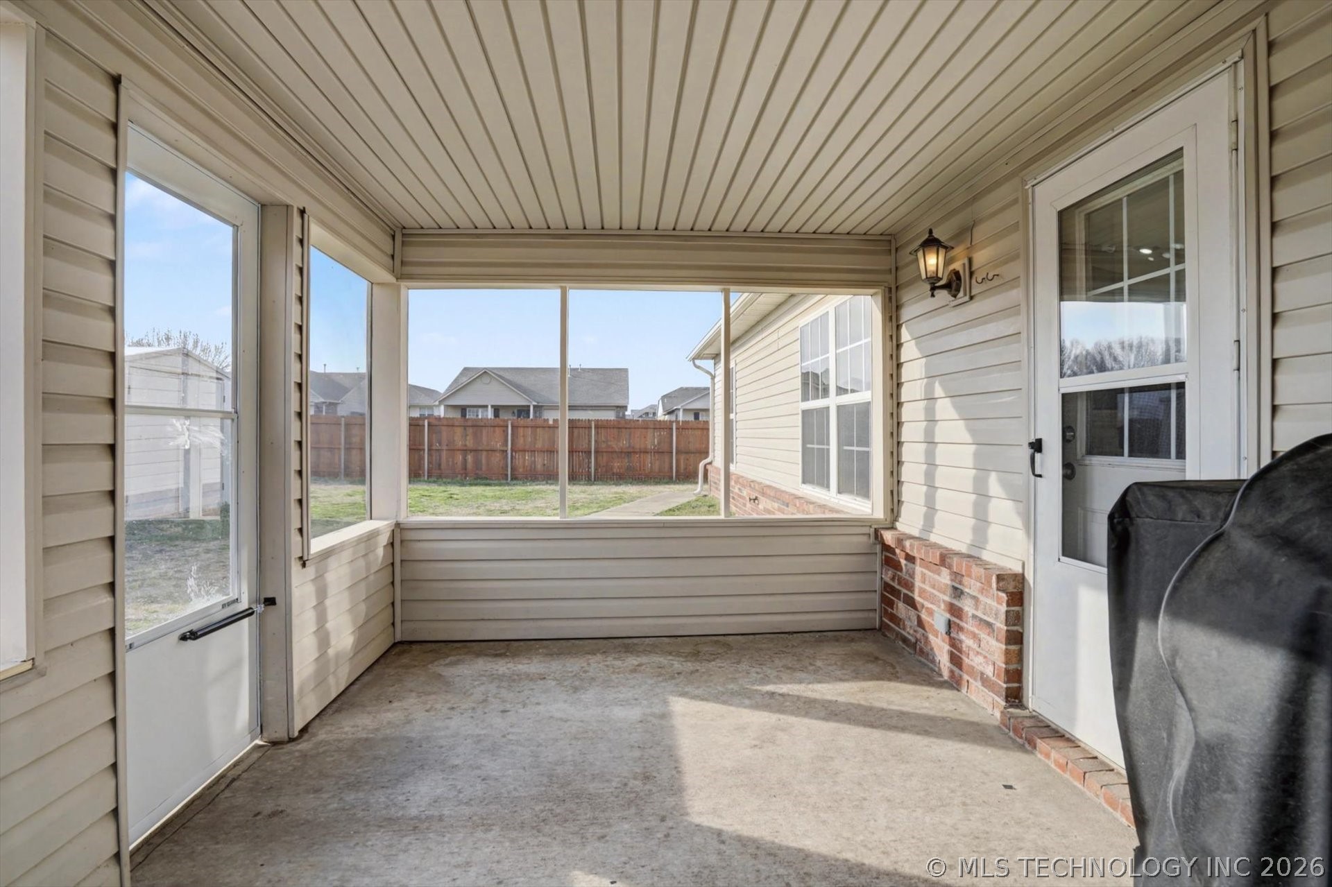11101 N 120th East Avenue Property Photo 24