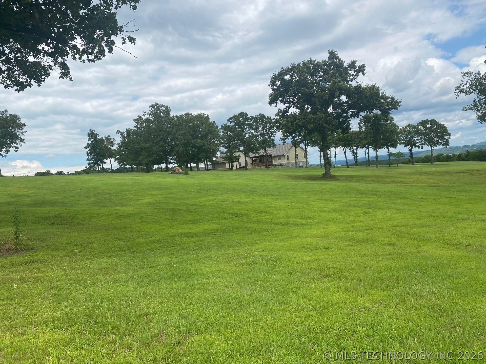 15902 W Redbud Road Property Photo 3