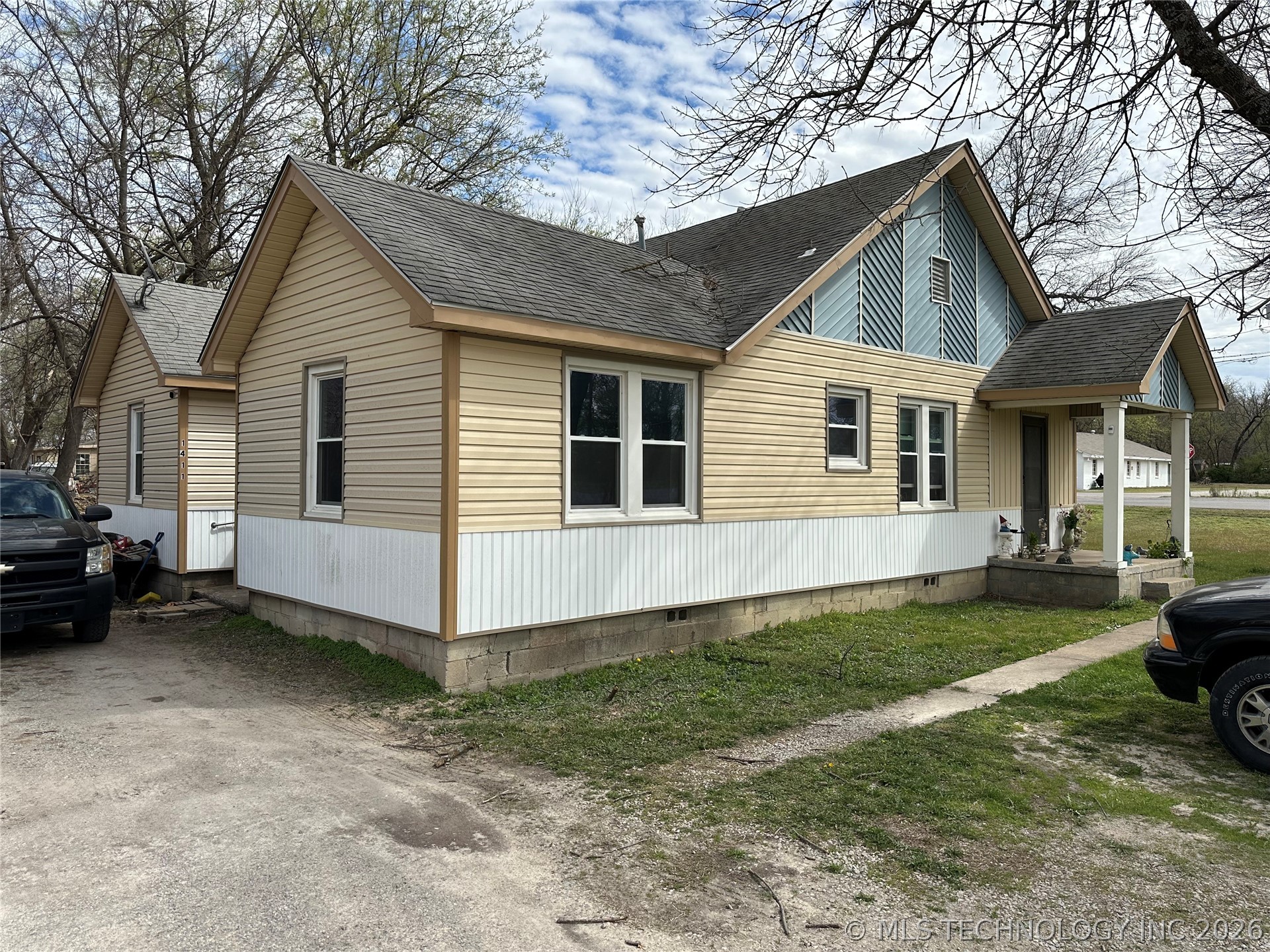 1407 E 66th Street North Property Photo 2