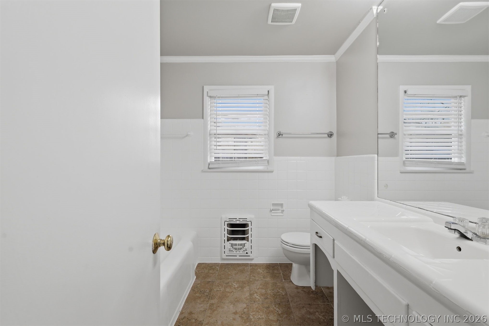 4635 E 37th Place Property Photo 18
