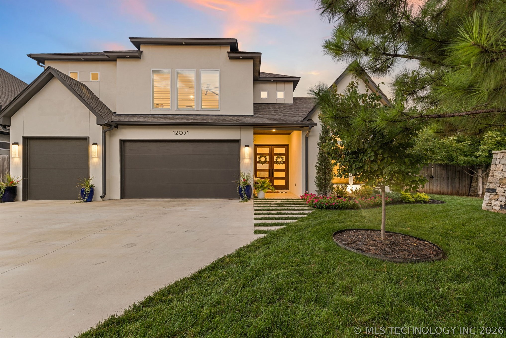 12031 S Urbana Avenue Property Photo 2