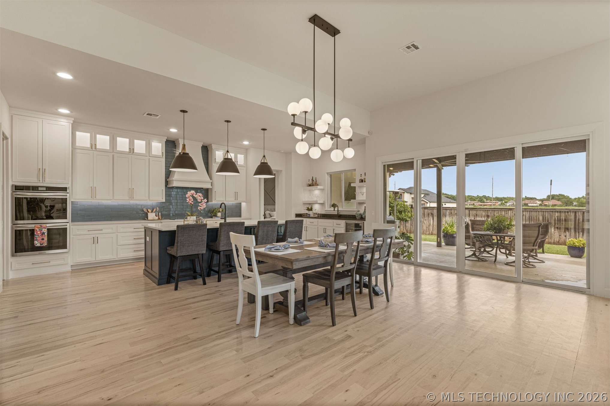 12031 S Urbana Avenue Property Photo 14