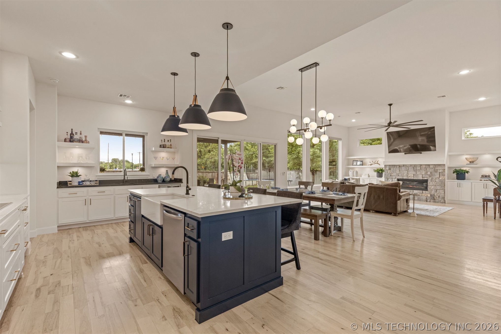 12031 S Urbana Avenue Property Photo 17