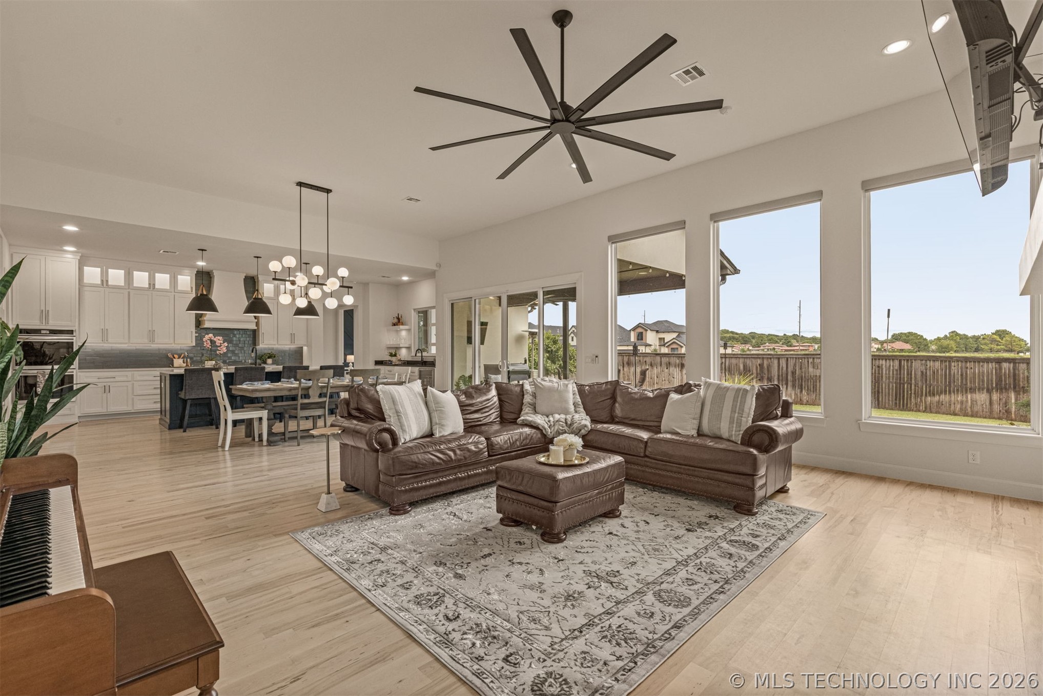 12031 S Urbana Avenue Property Photo 19