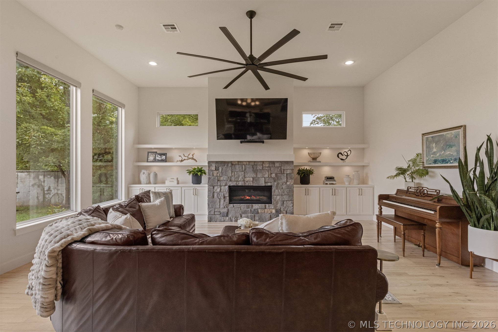 12031 S Urbana Avenue Property Photo 23