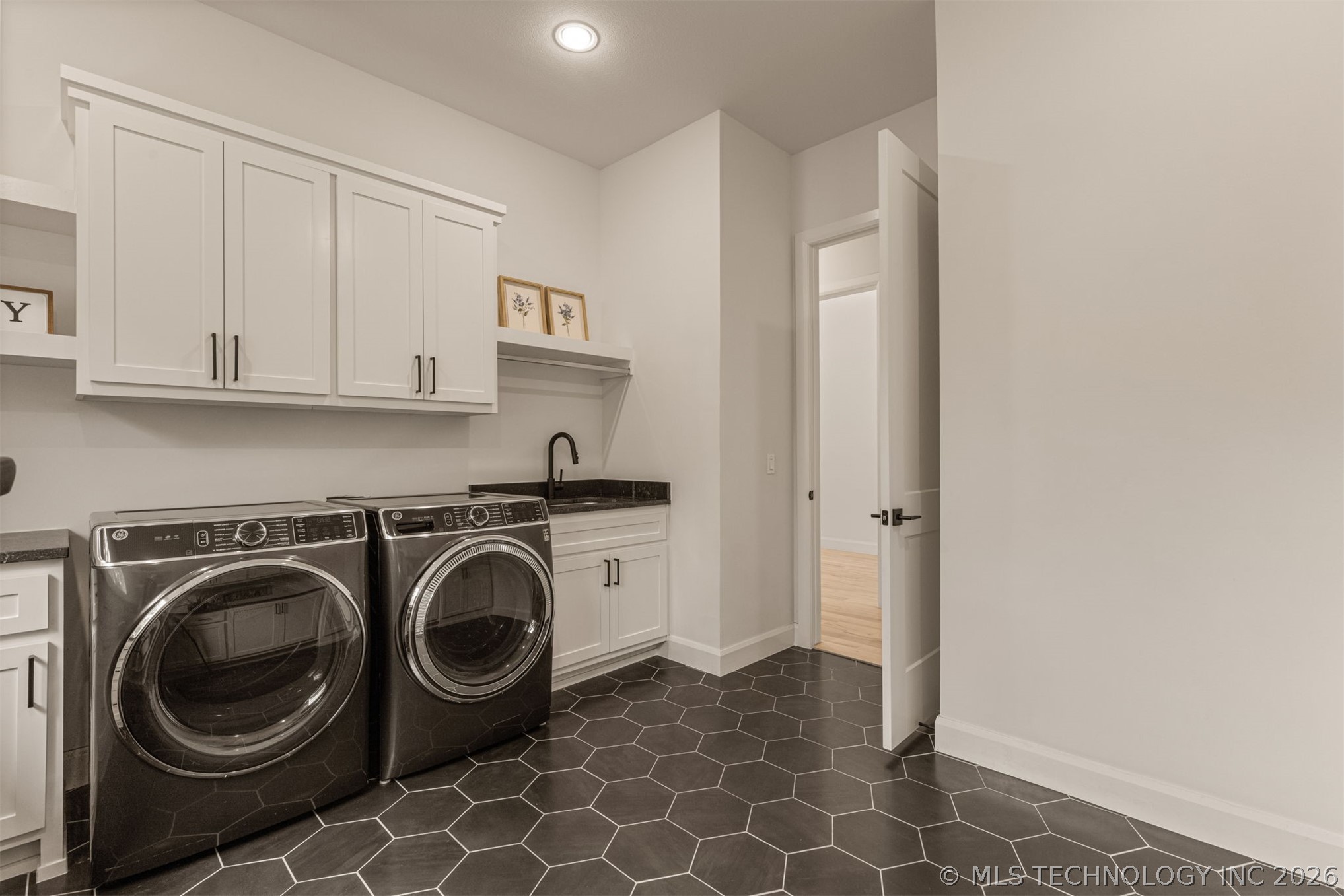 12031 S Urbana Avenue Property Photo 42