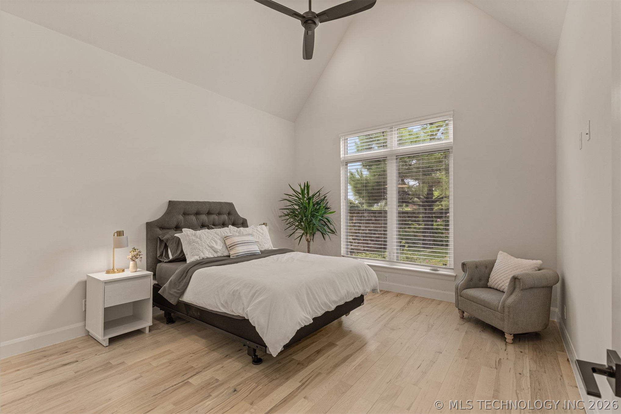 12031 S Urbana Avenue Property Photo 44