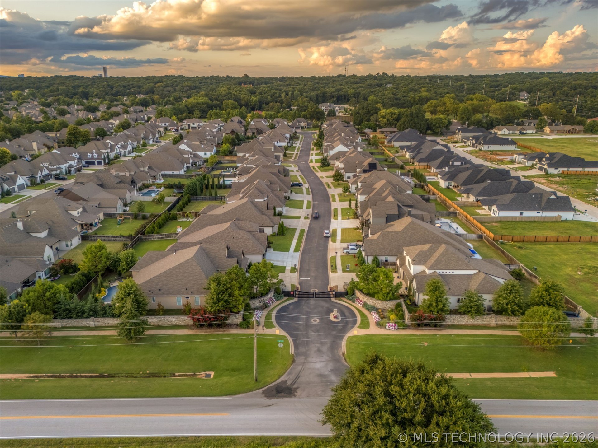 12031 S Urbana Avenue Property Photo 67