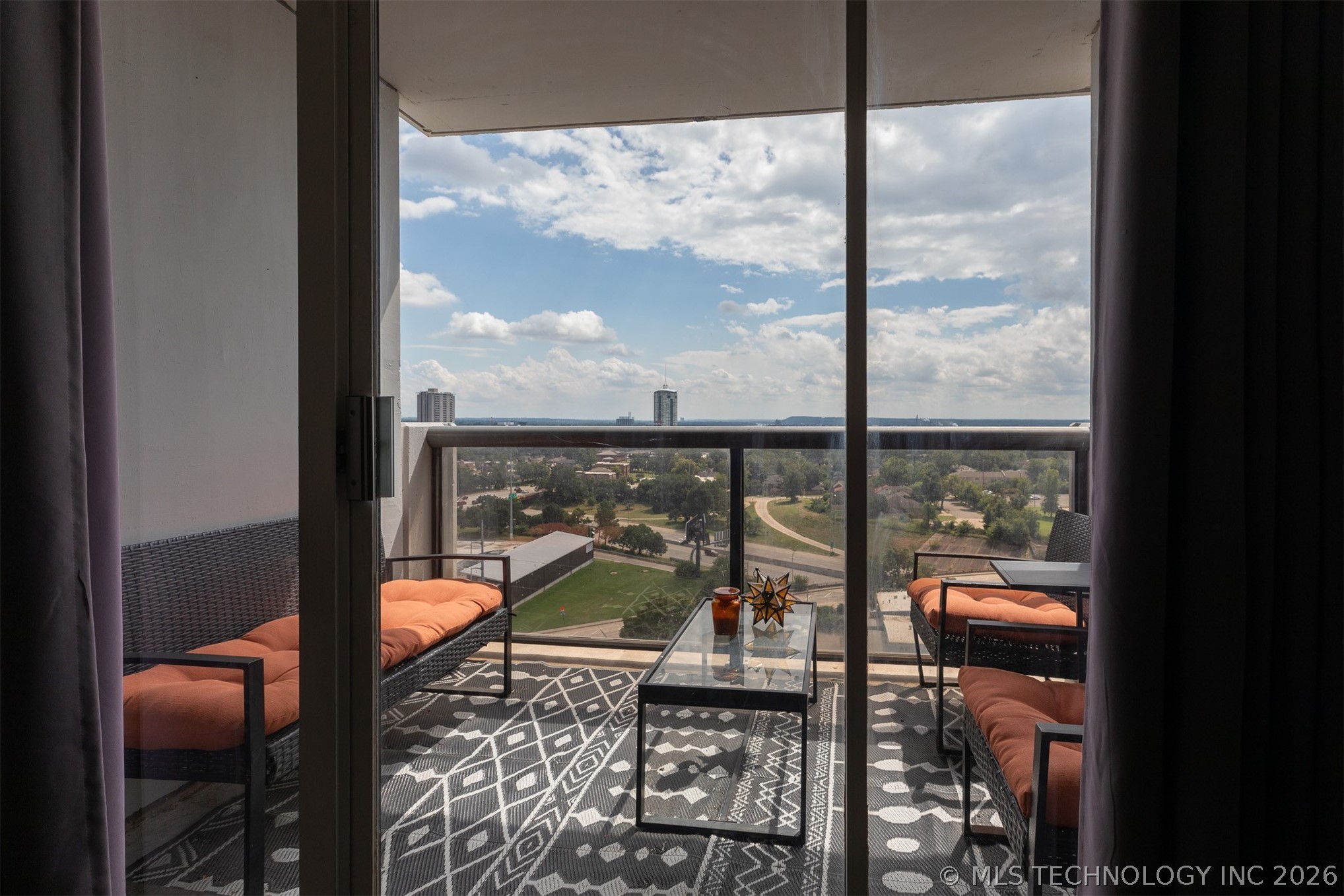 410 W 7th Street 1622 Property Photo 17