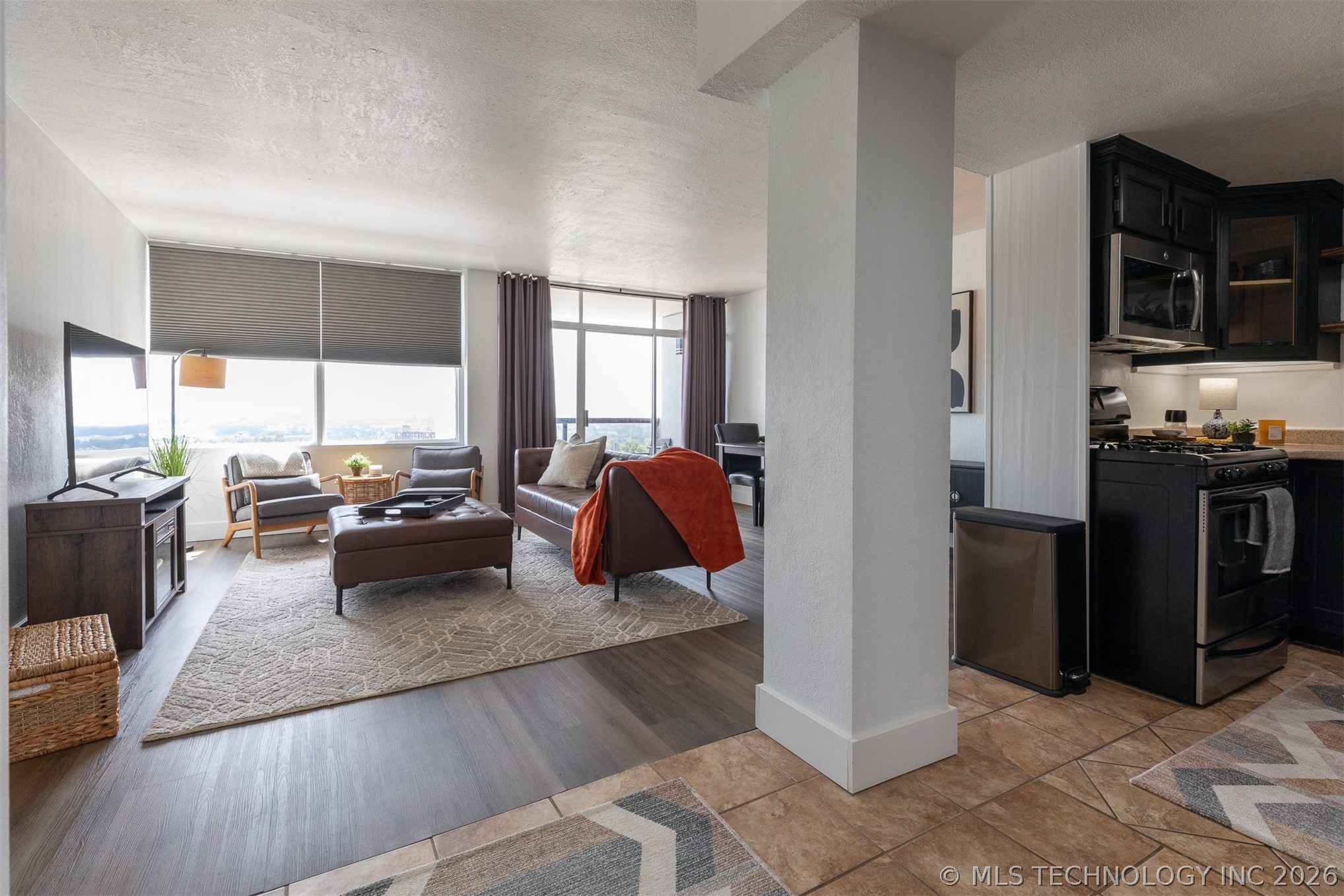 410 W 7th Street 1622 Property Photo 19