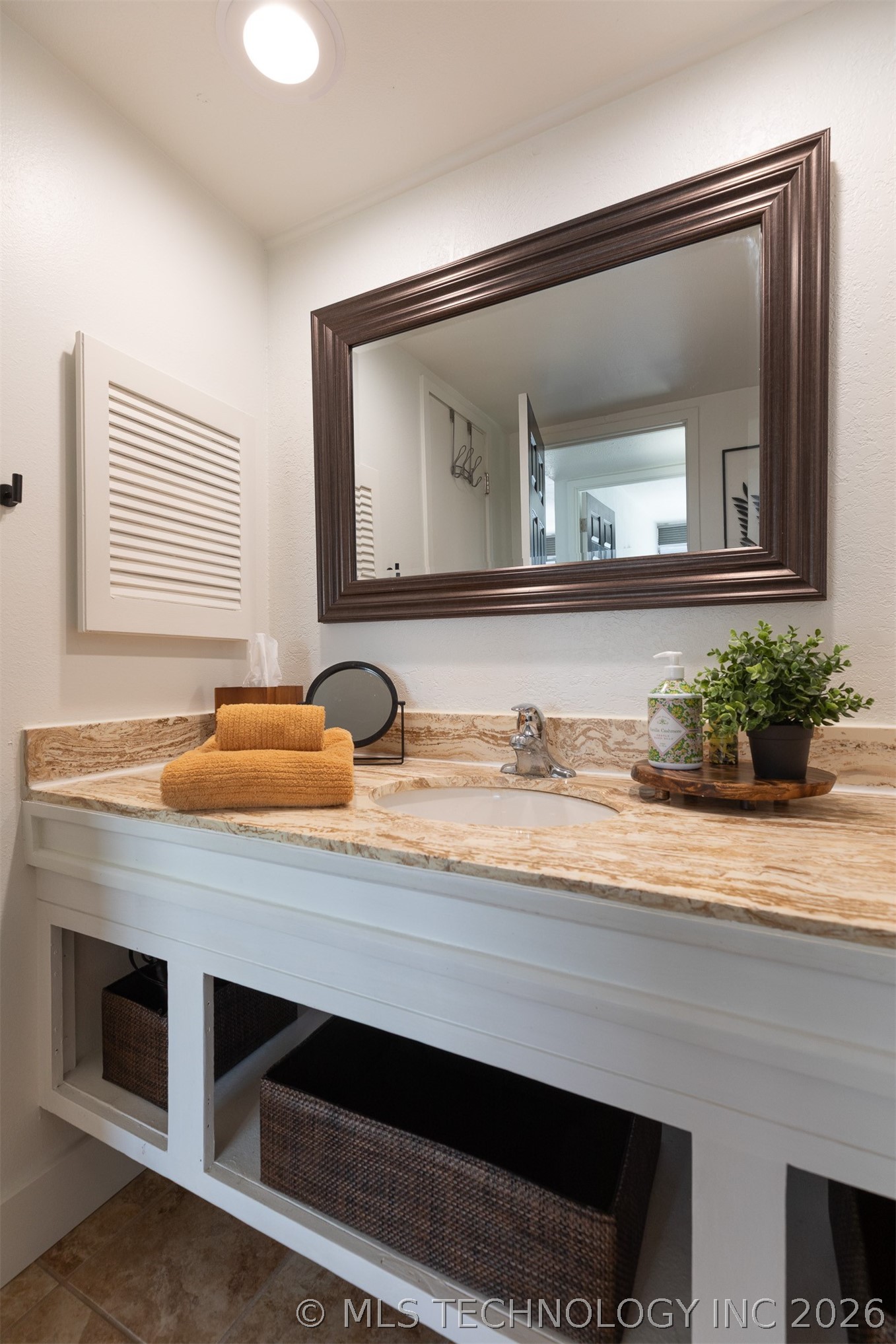 410 W 7th Street 1622 Property Photo 26