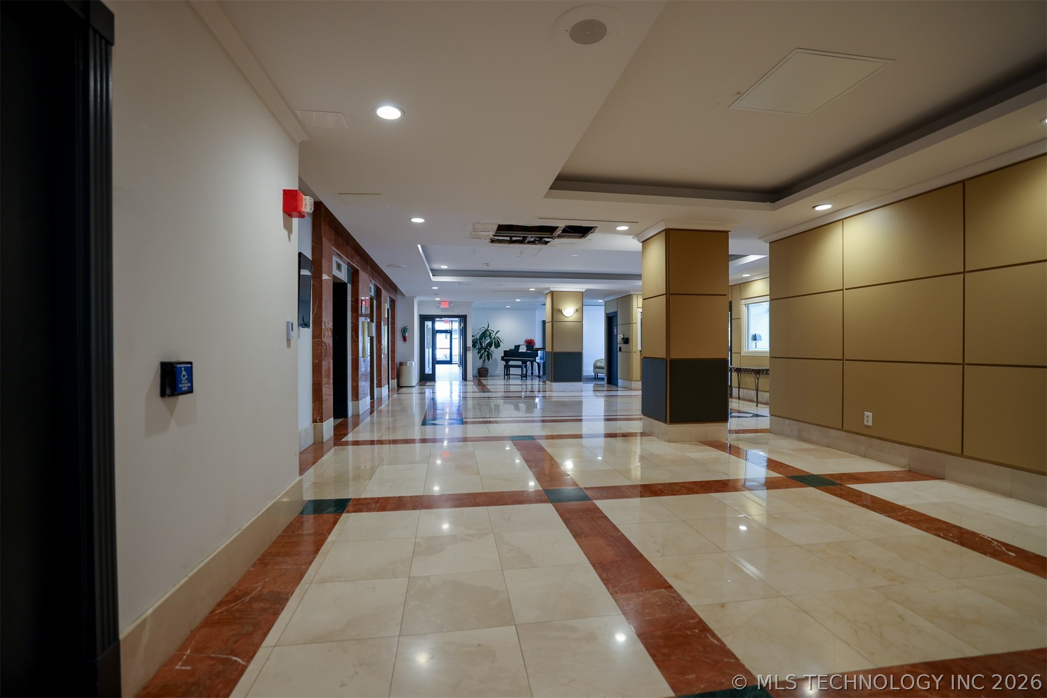 410 W 7th Street 1622 Property Photo 28