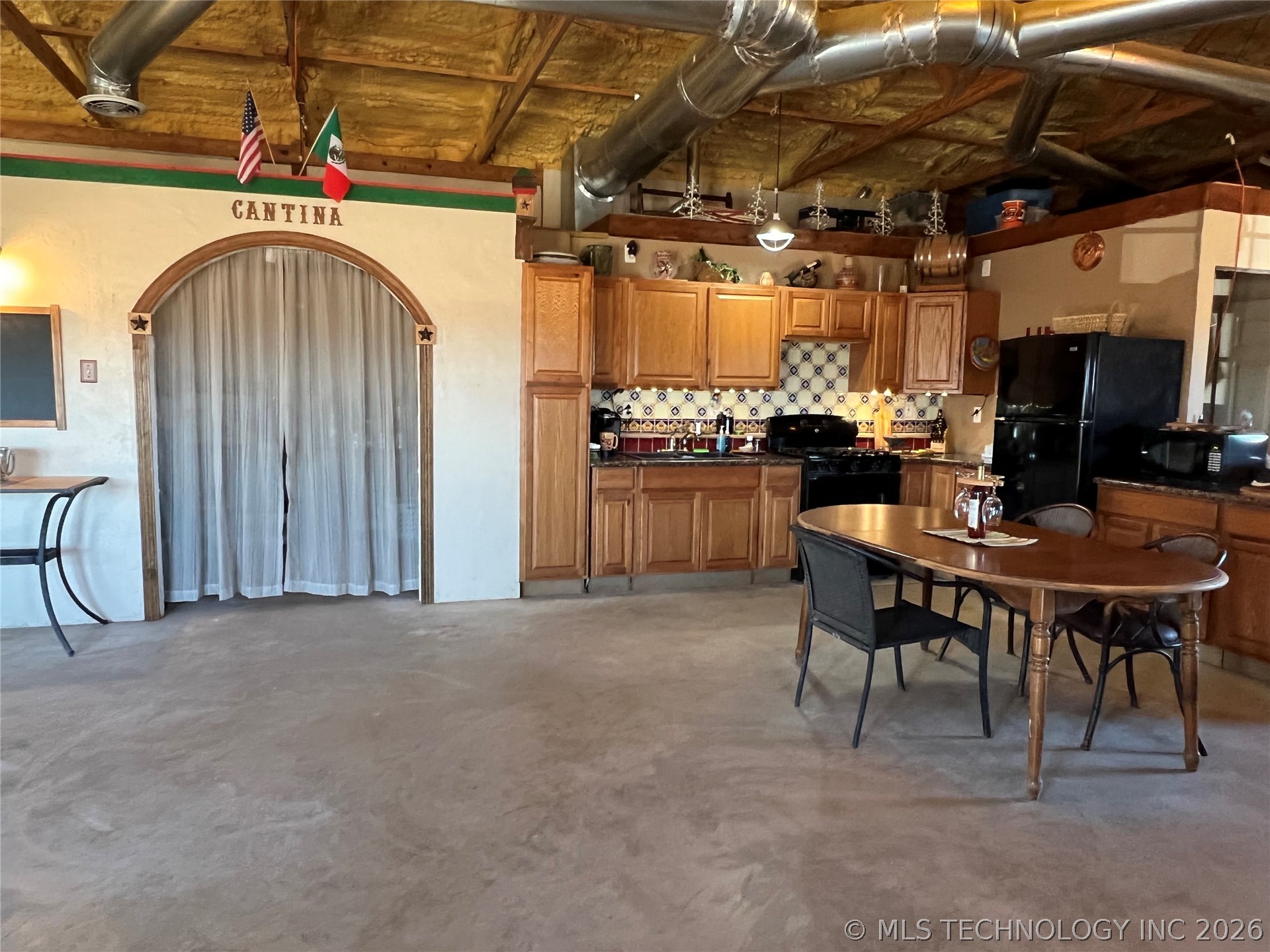 20181 Ferguson Road Property Photo 2