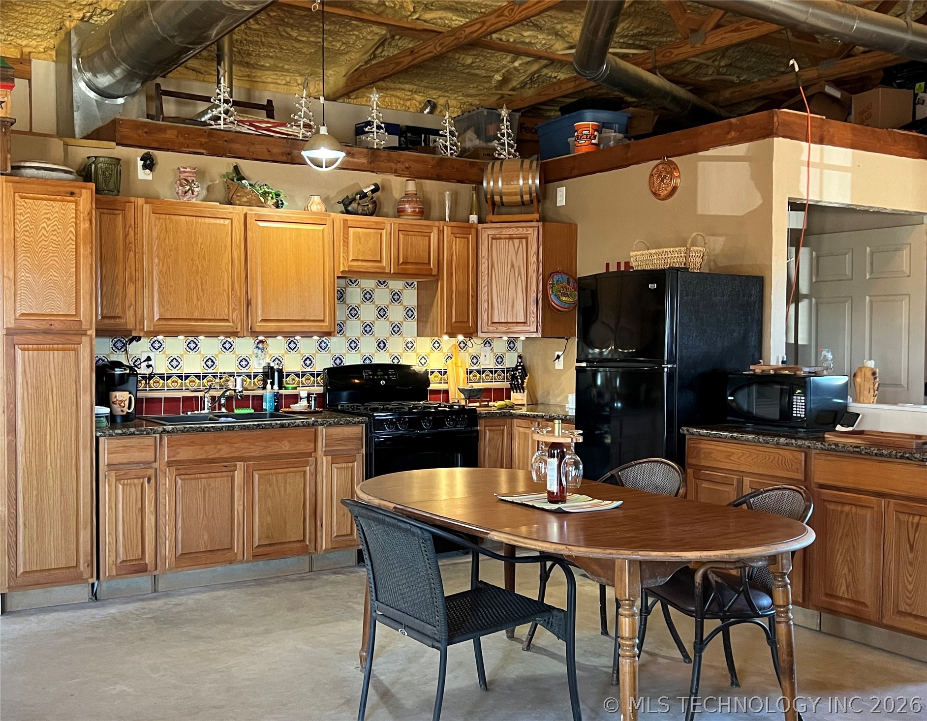 20181 Ferguson Road Property Photo 4