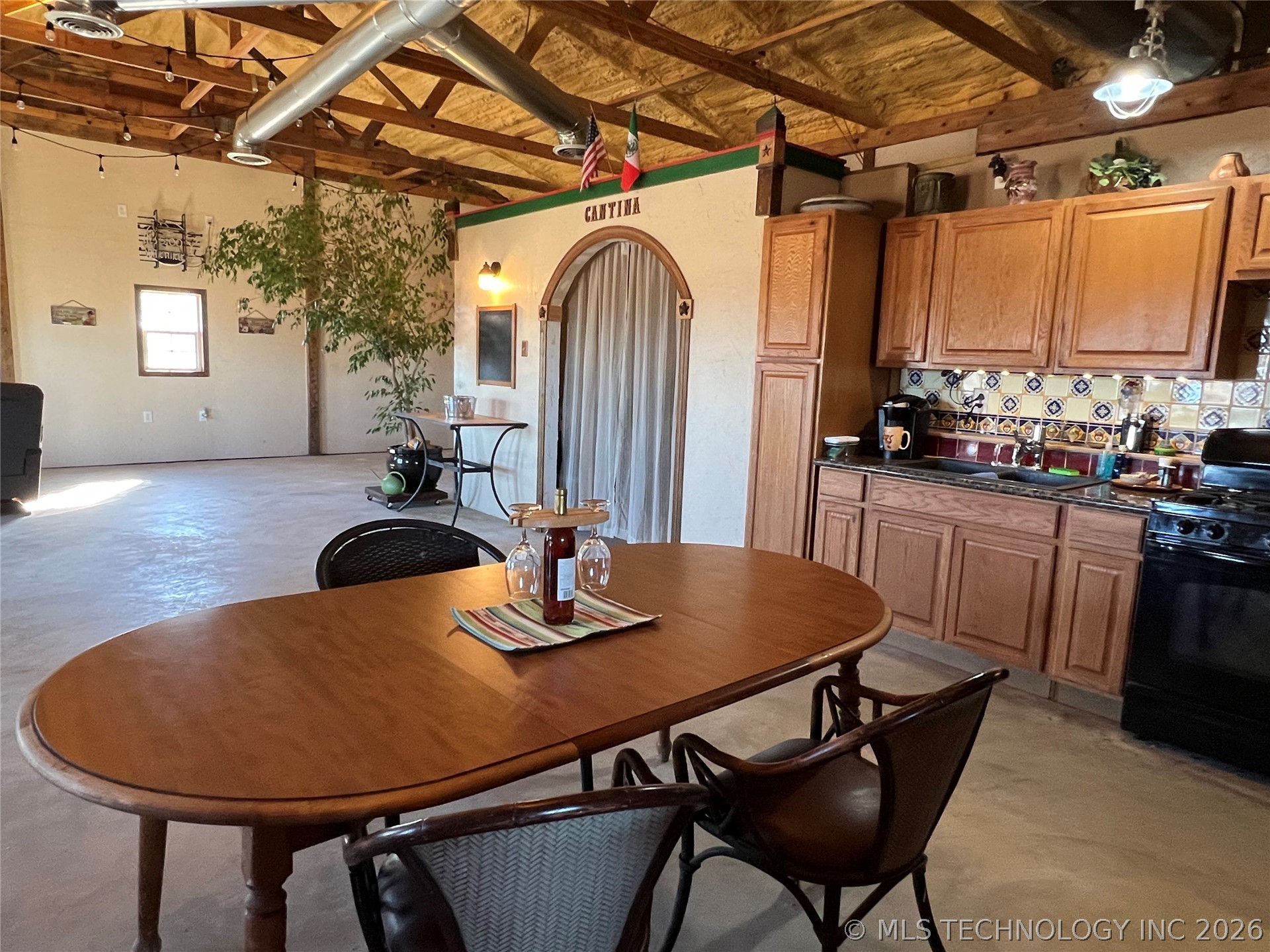 20181 Ferguson Road Property Photo 5