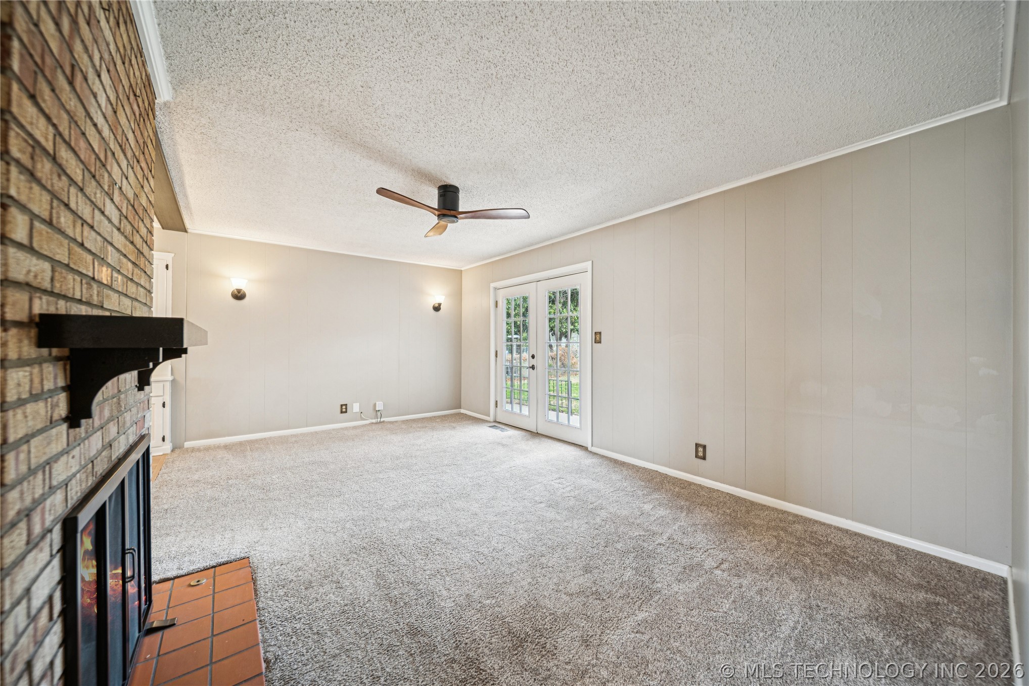 5633 S Yorktown Place Property Photo 5