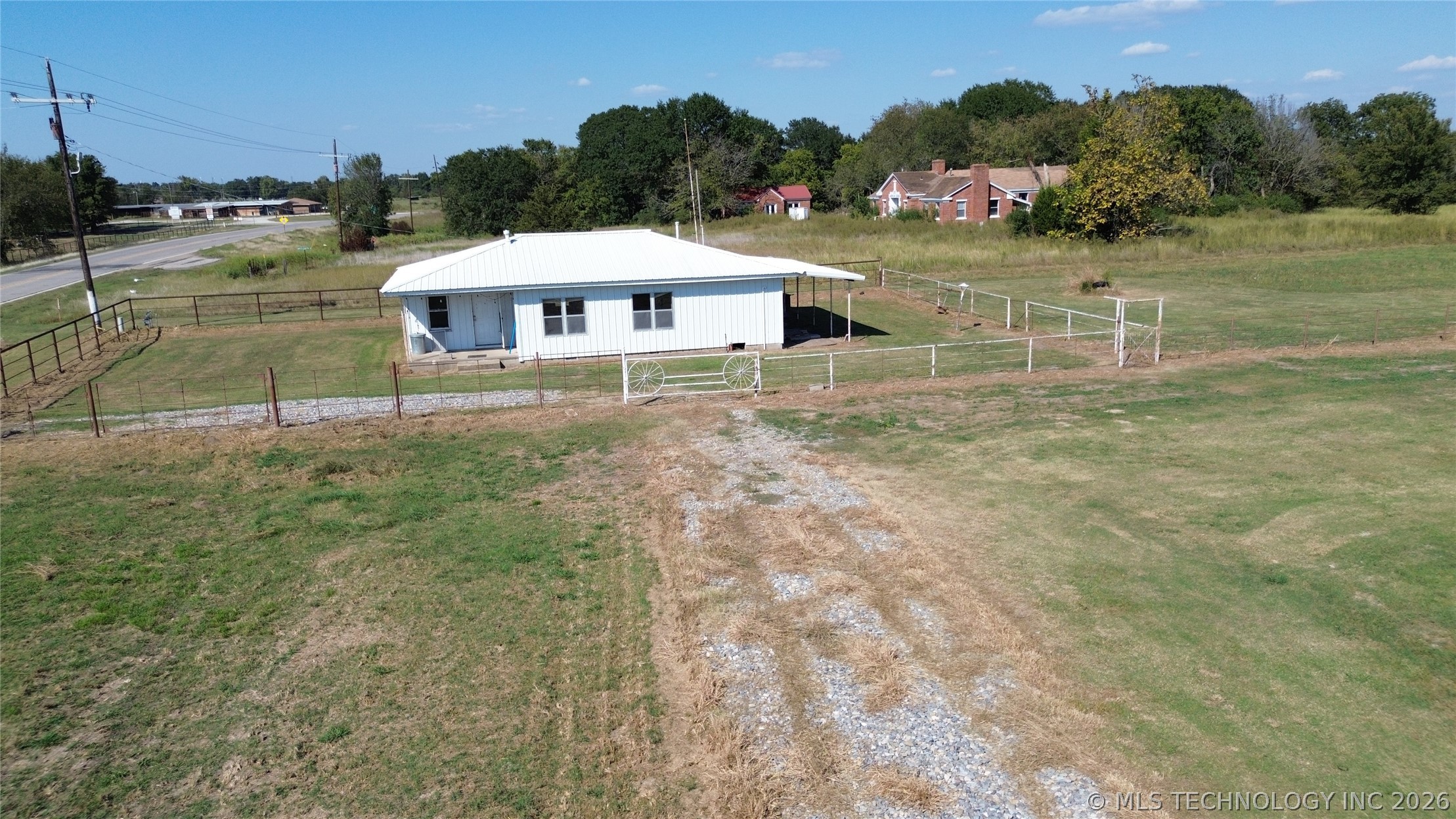 17244 Lake Highway Property Photo 4