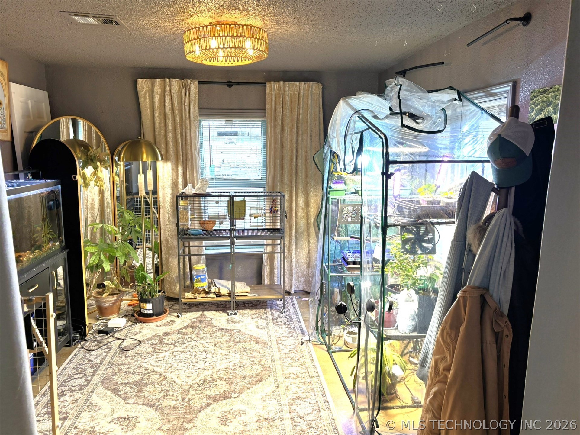 423334 E 1020 Property Photo 14