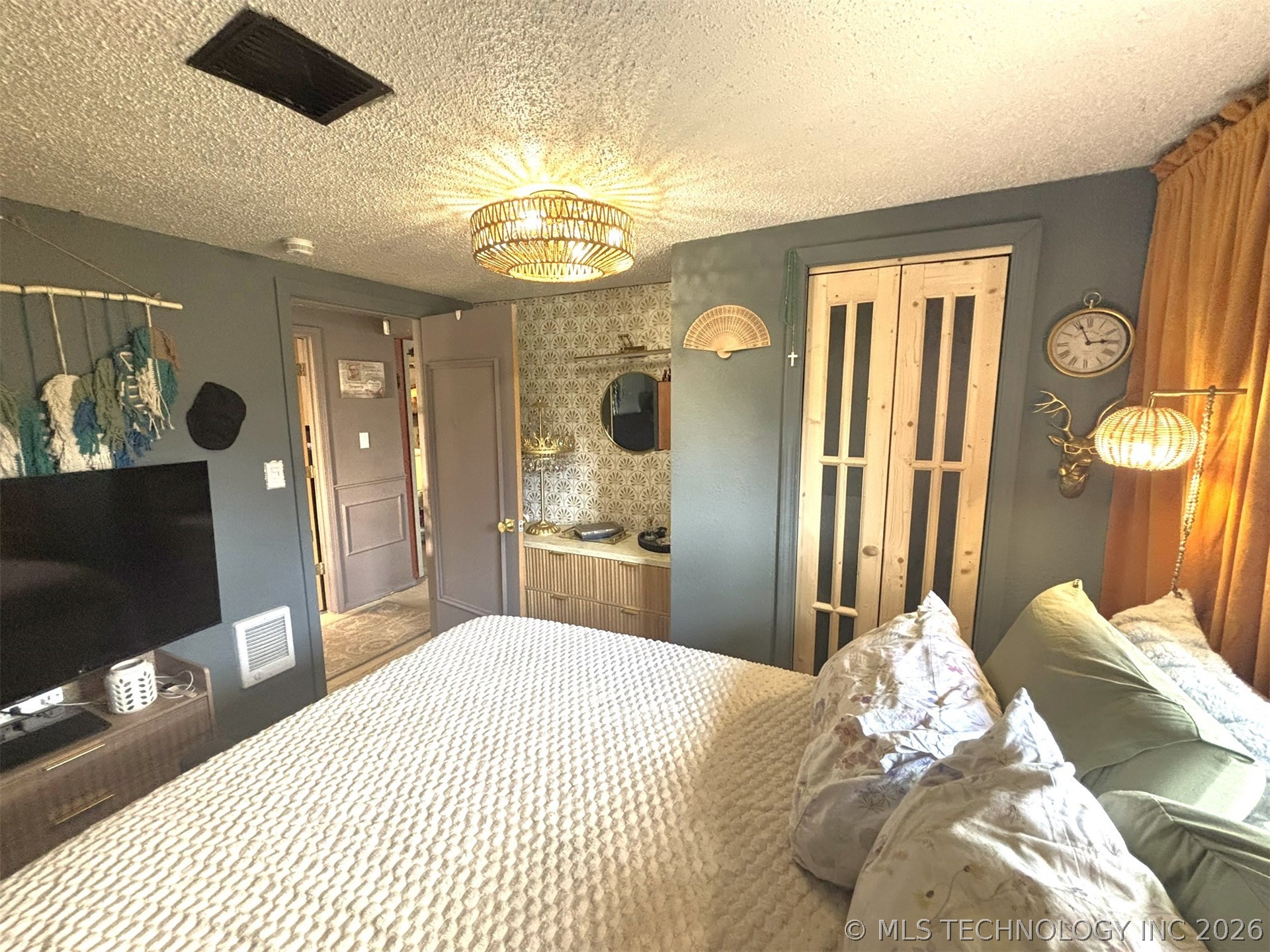 423334 E 1020 Property Photo 21