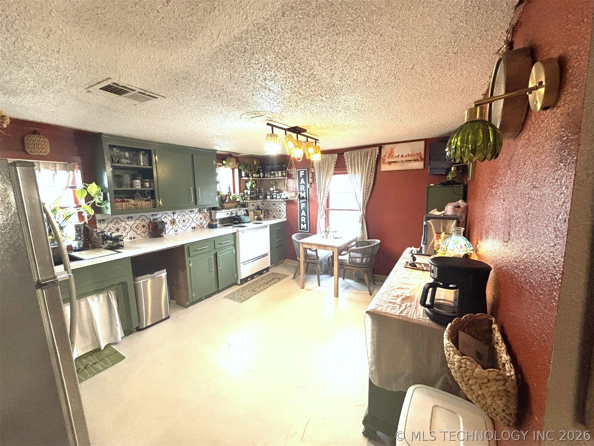 423334 E 1020 Property Photo 22