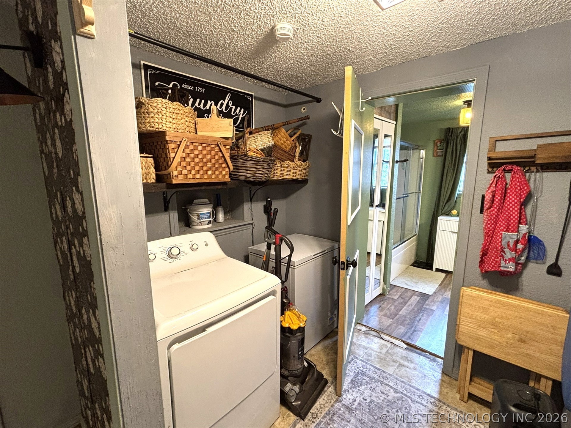 423334 E 1020 Property Photo 26