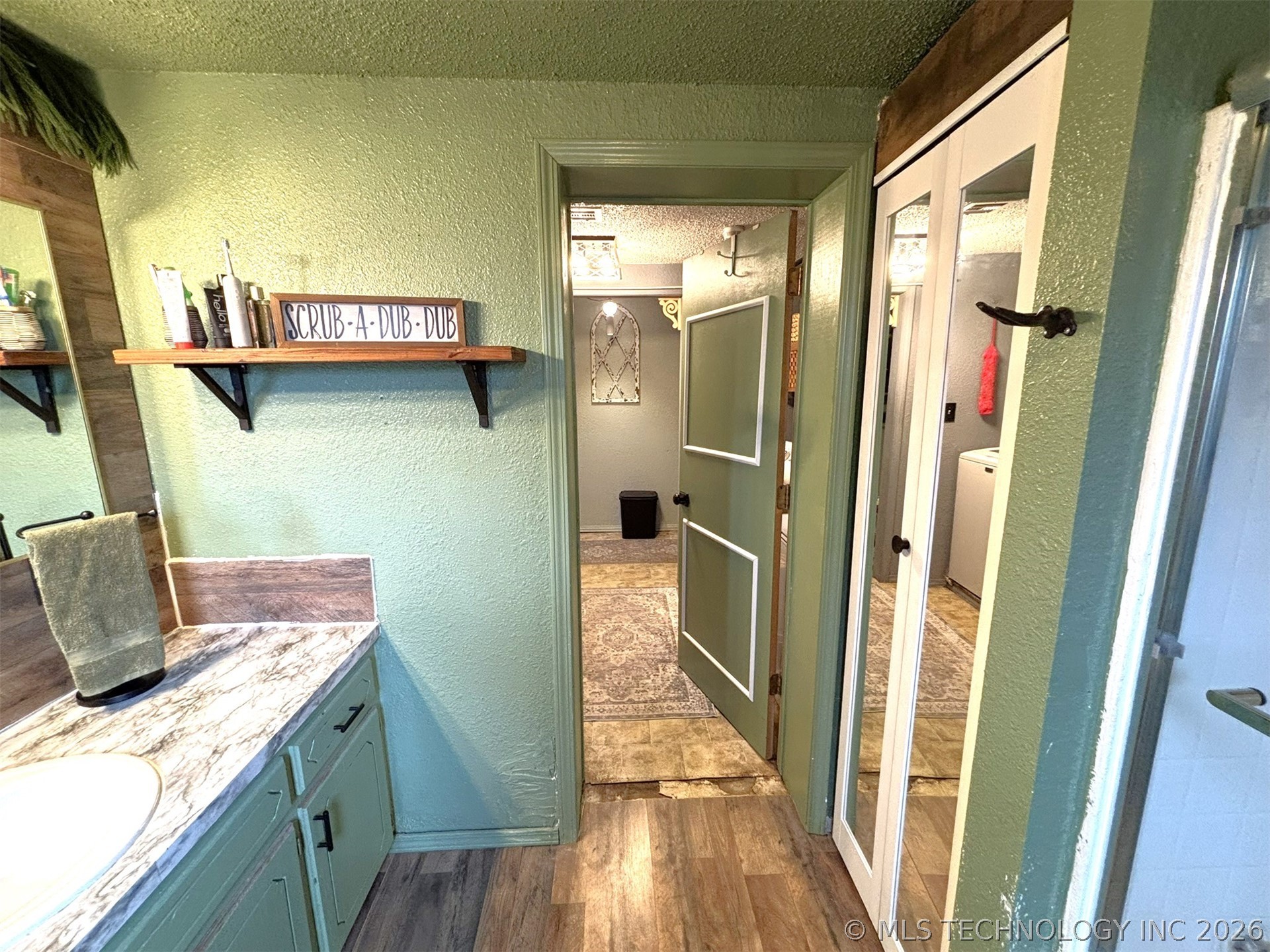 423334 E 1020 Property Photo 31